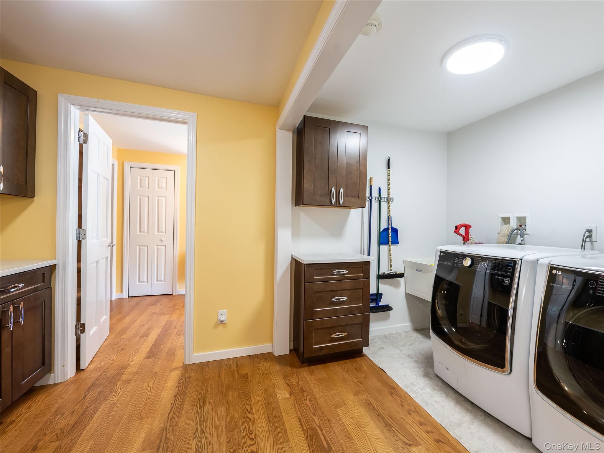 43 Oxford Boulevard, Great Neck, NY 11023