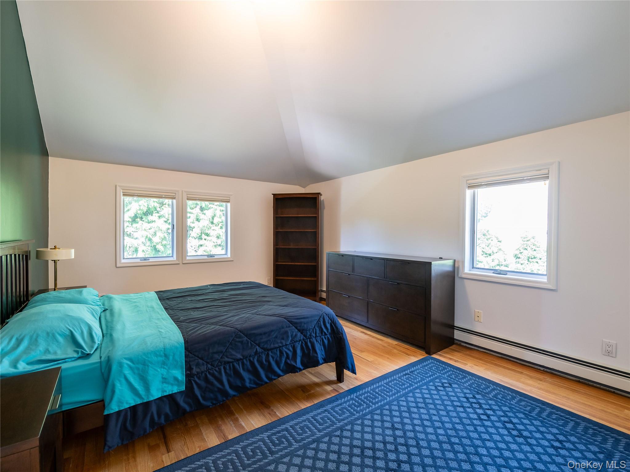 43 Oxford Boulevard, Great Neck, NY 11023