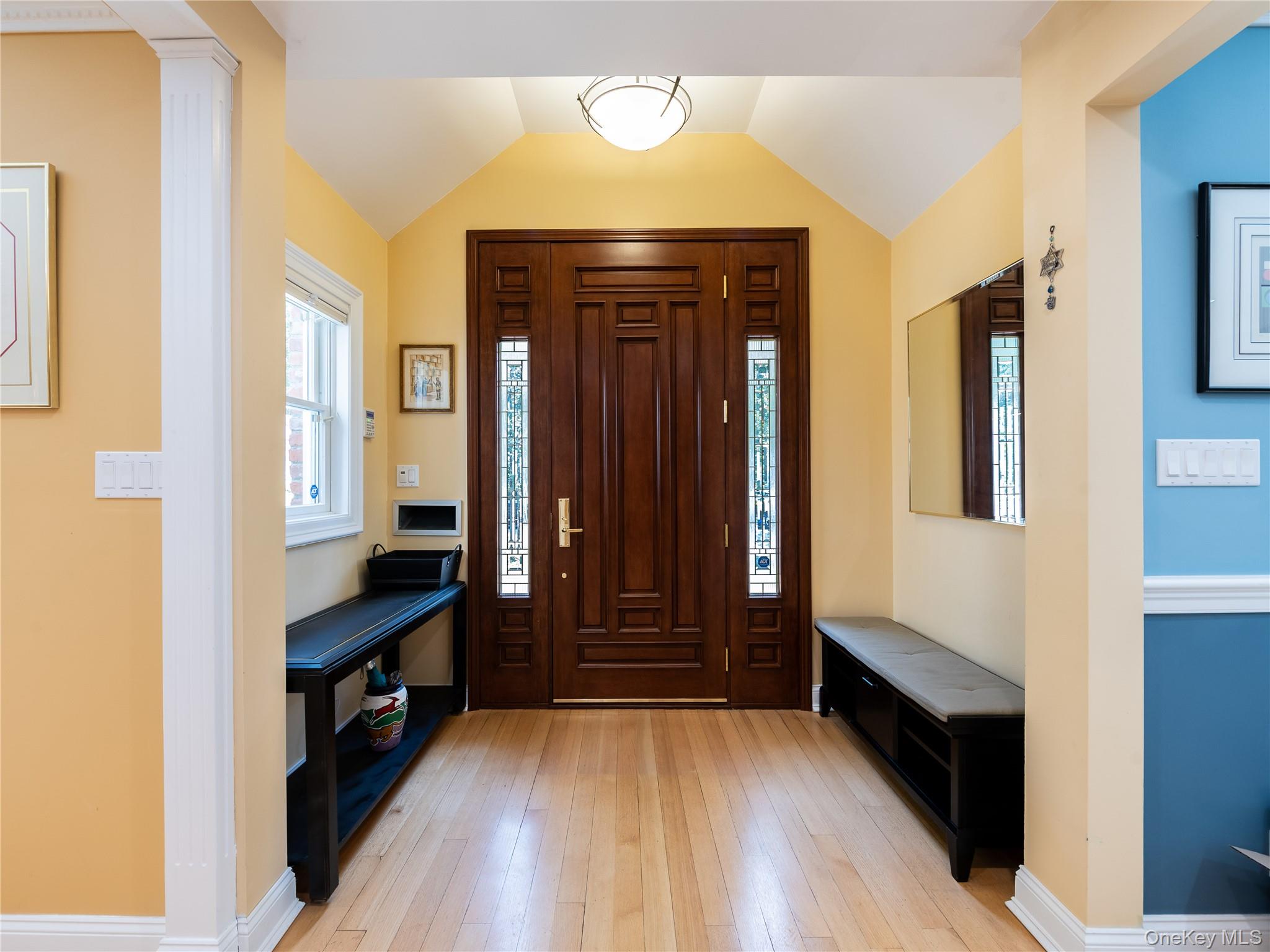 43 Oxford Boulevard, Great Neck, NY 11023