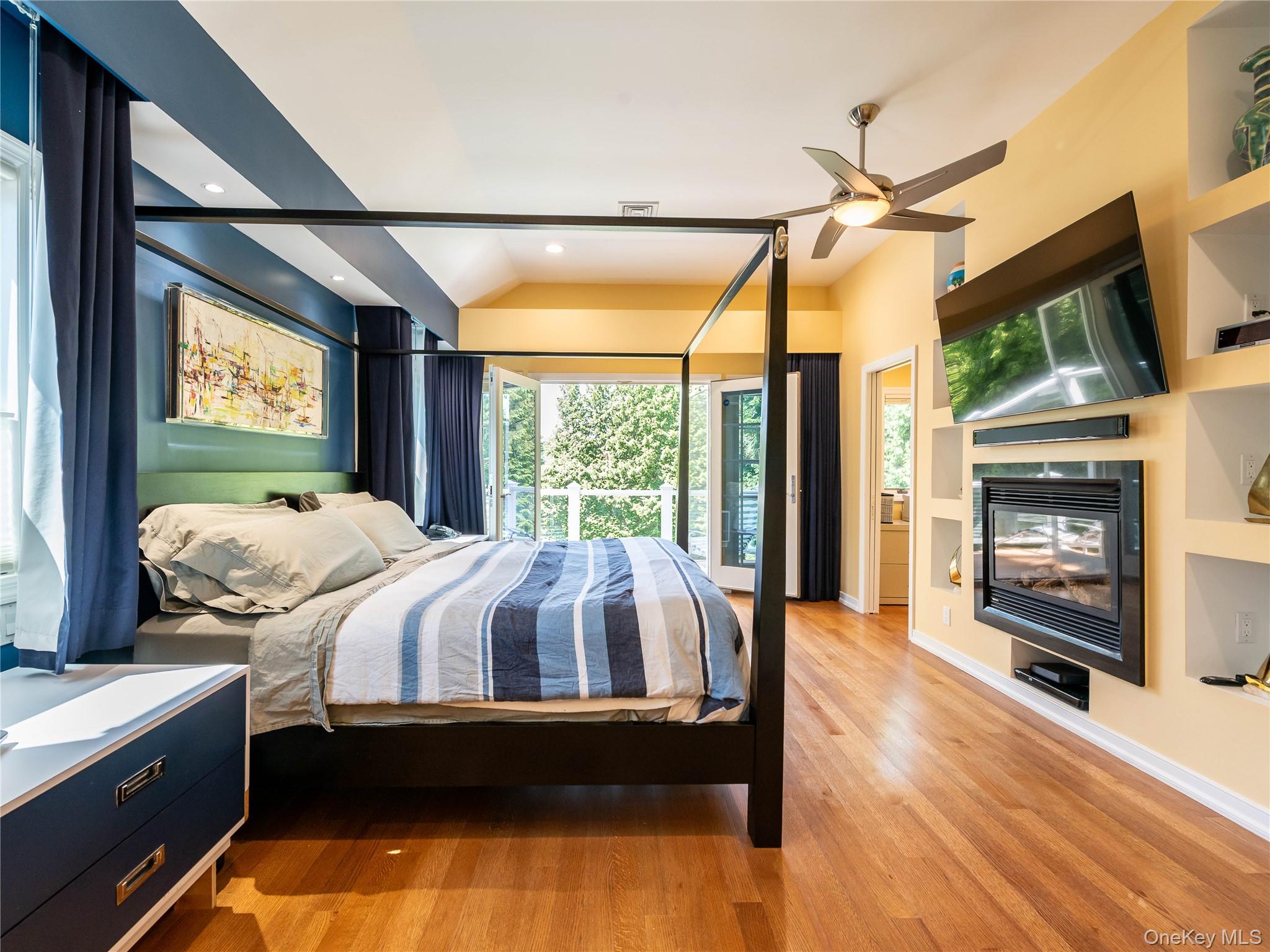 43 Oxford Boulevard, Great Neck, NY 11023