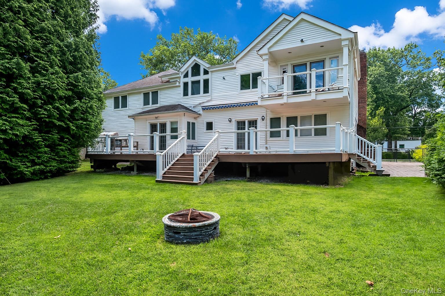 43 Oxford Boulevard, Great Neck, NY 11023