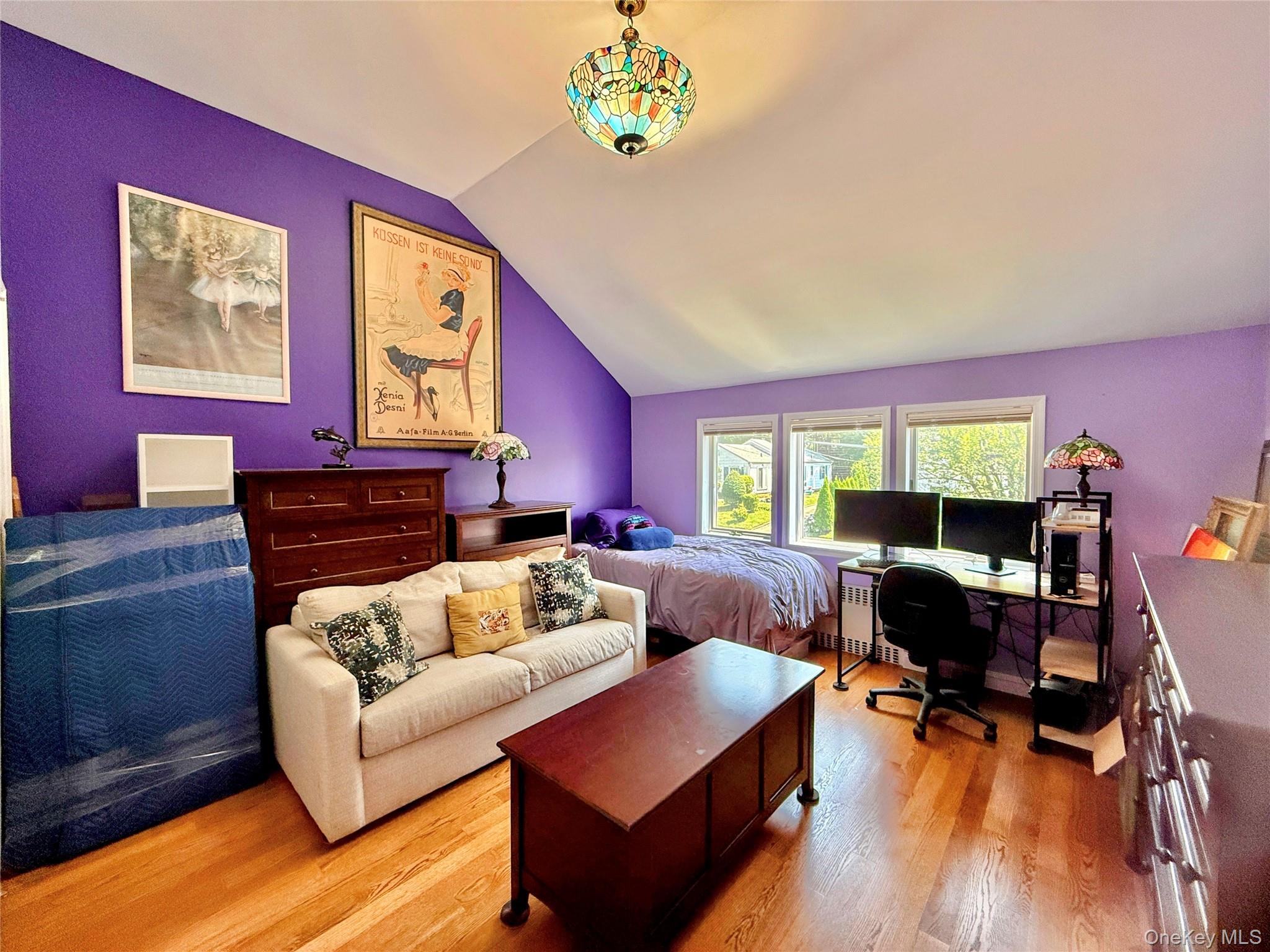 43 Oxford Boulevard, Great Neck, NY 11023