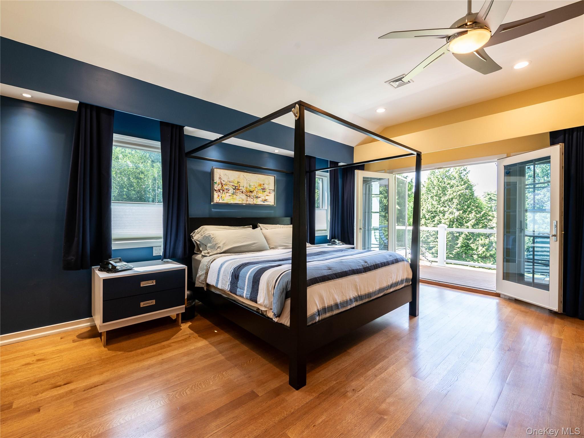 43 Oxford Boulevard, Great Neck, NY 11023