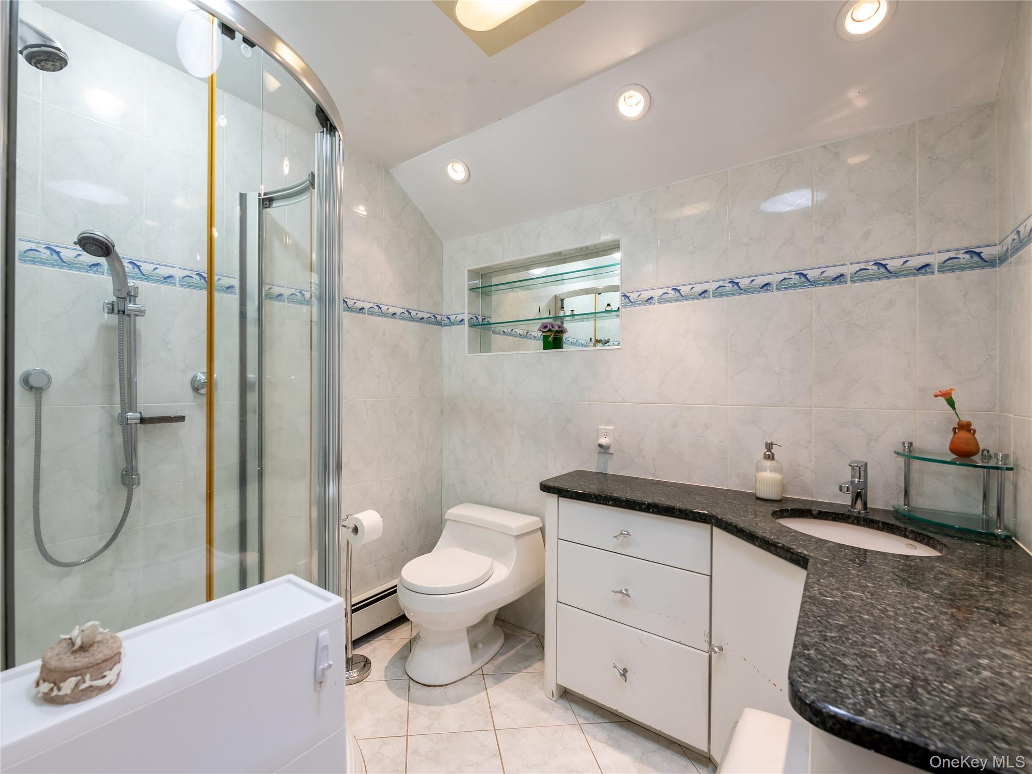 43 Oxford Boulevard, Great Neck, NY 11023