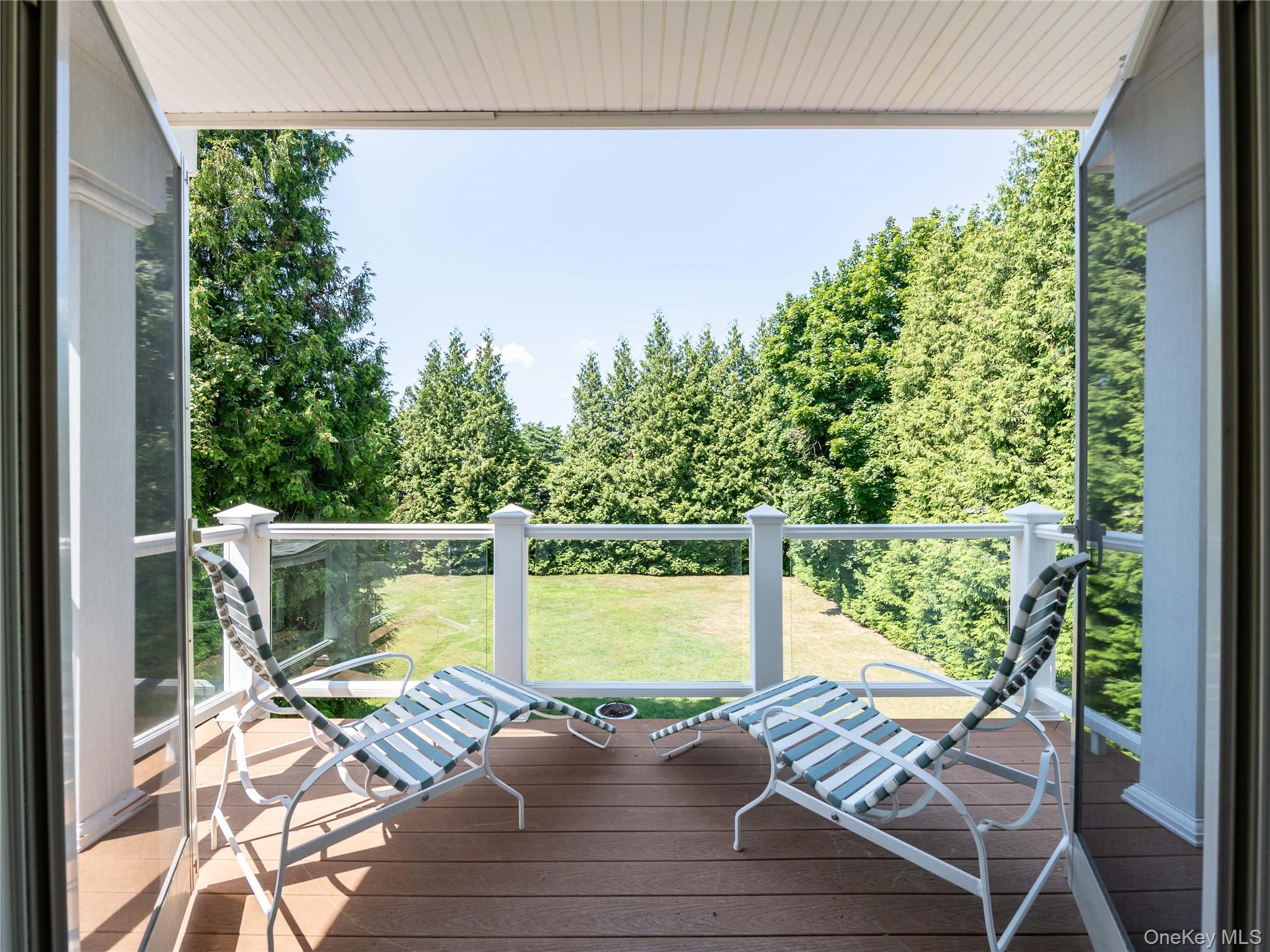 43 Oxford Boulevard, Great Neck, NY 11023