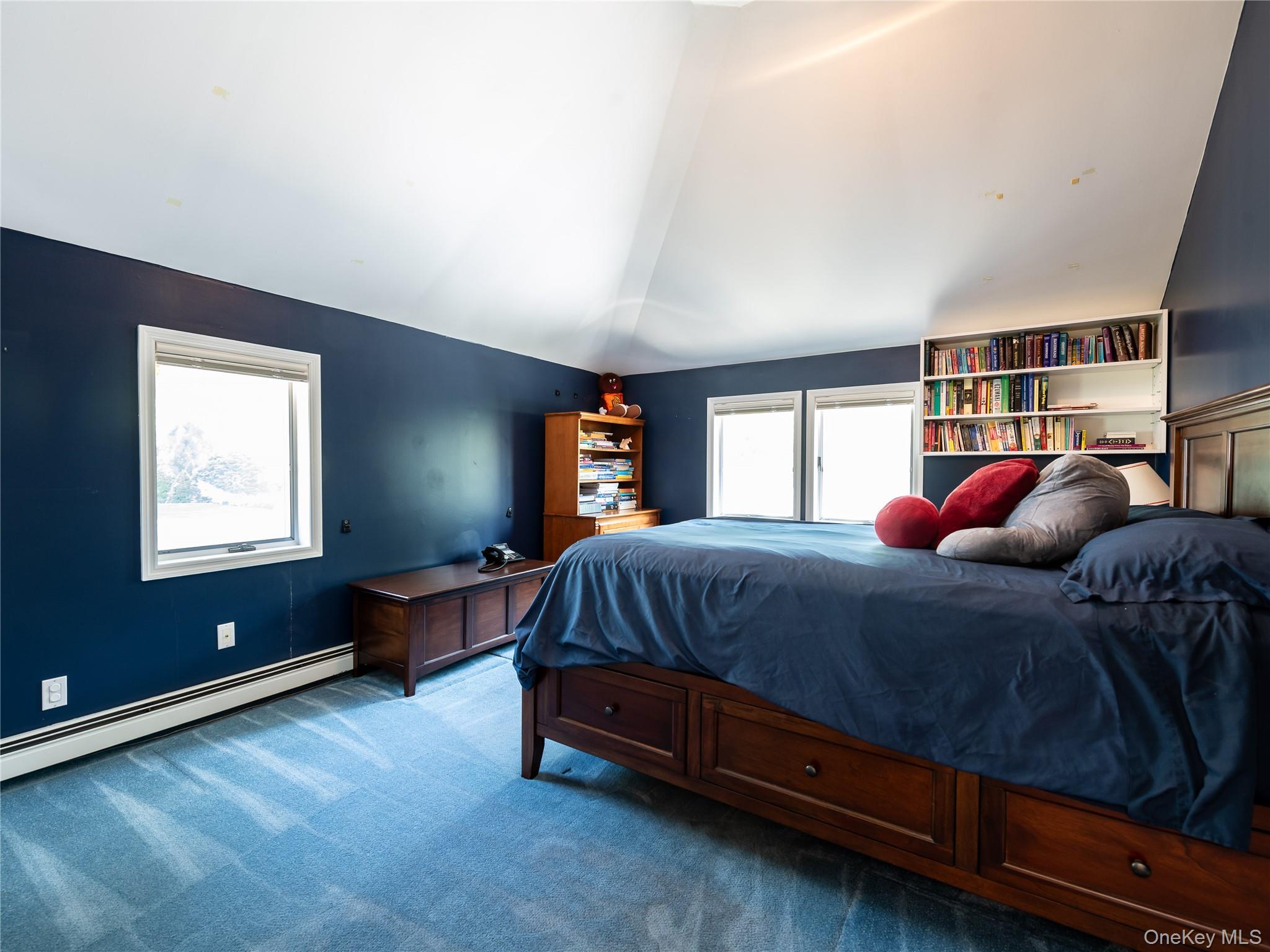 43 Oxford Boulevard, Great Neck, NY 11023