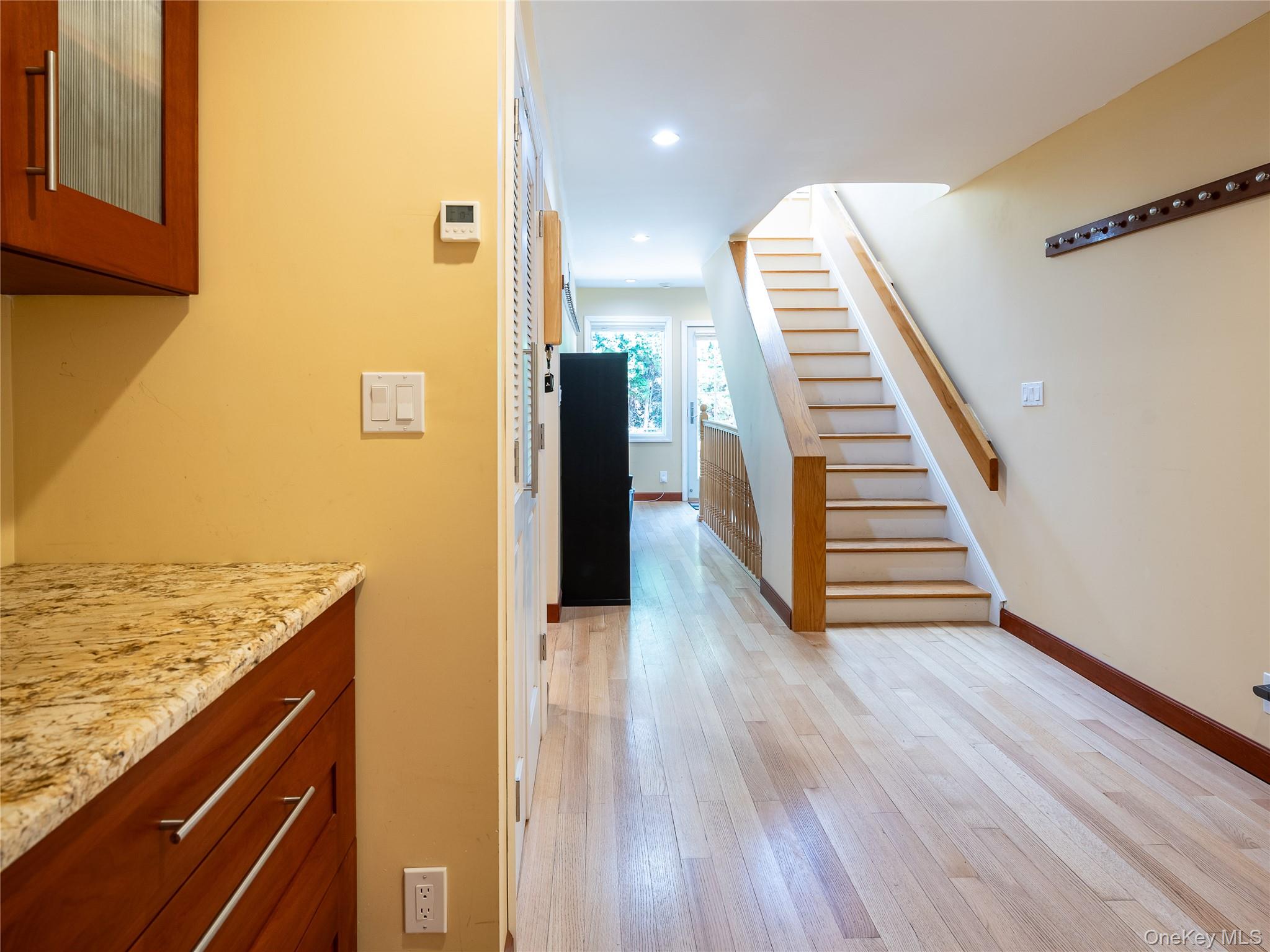 43 Oxford Boulevard, Great Neck, NY 11023