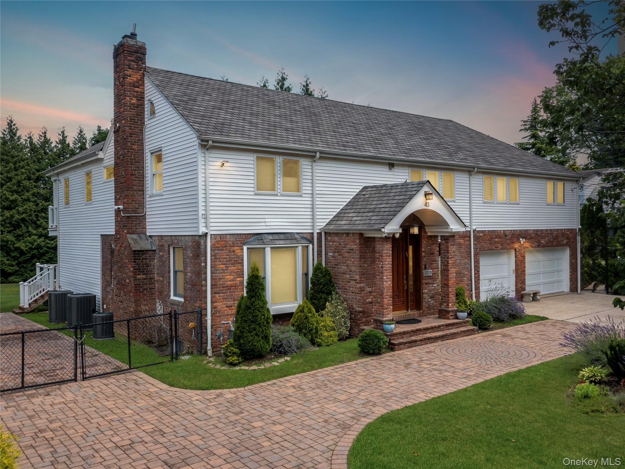 43 Oxford Boulevard, Great Neck, NY 11023