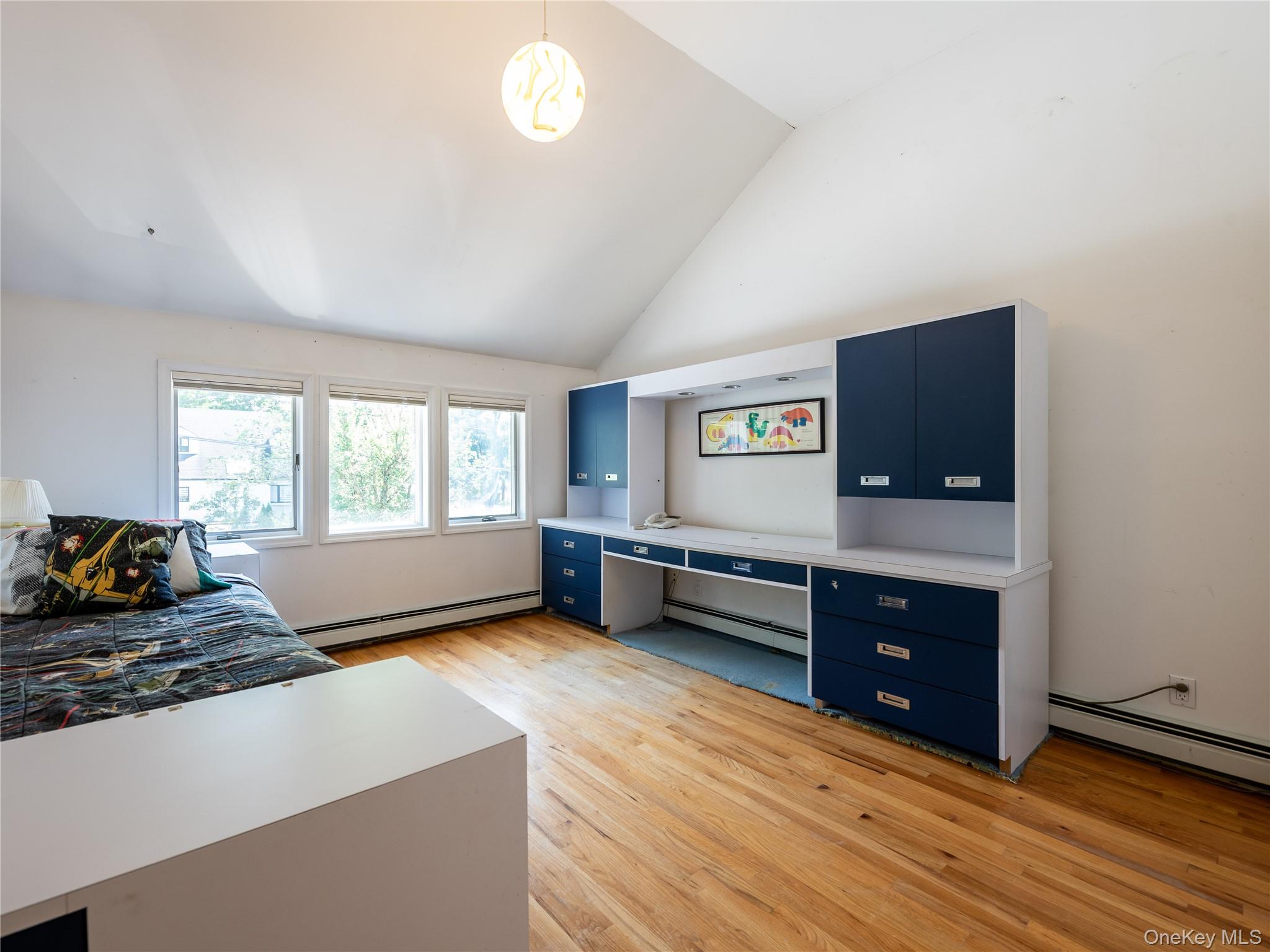 43 Oxford Boulevard, Great Neck, NY 11023