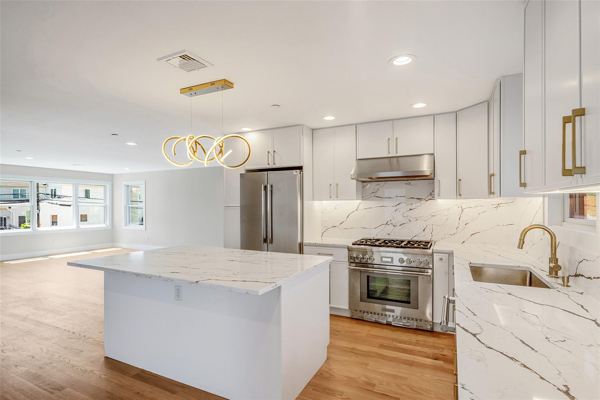 237 Mott Street, Oceanside, NY 11572