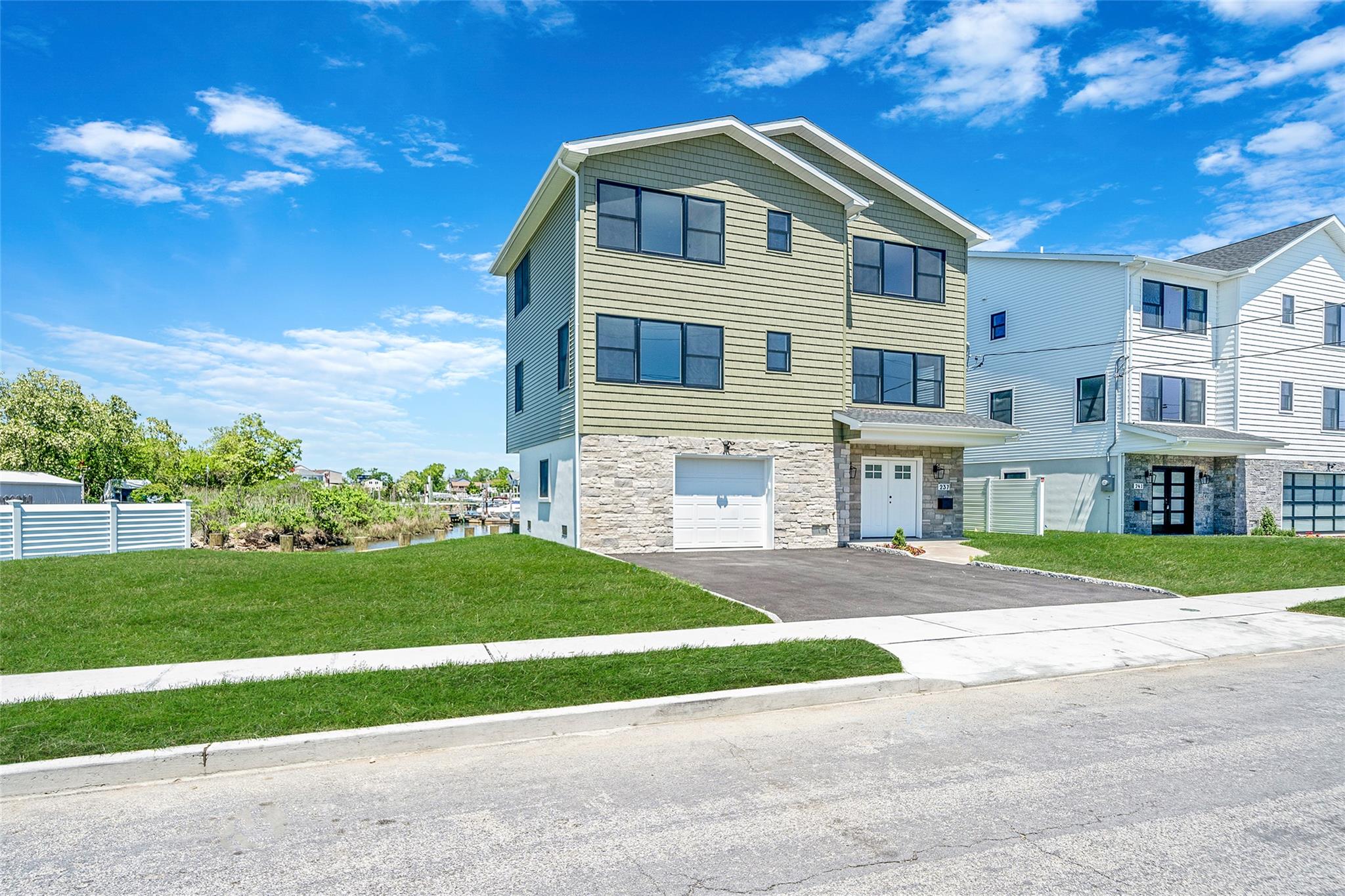 237 Mott Street, Oceanside, NY 11572