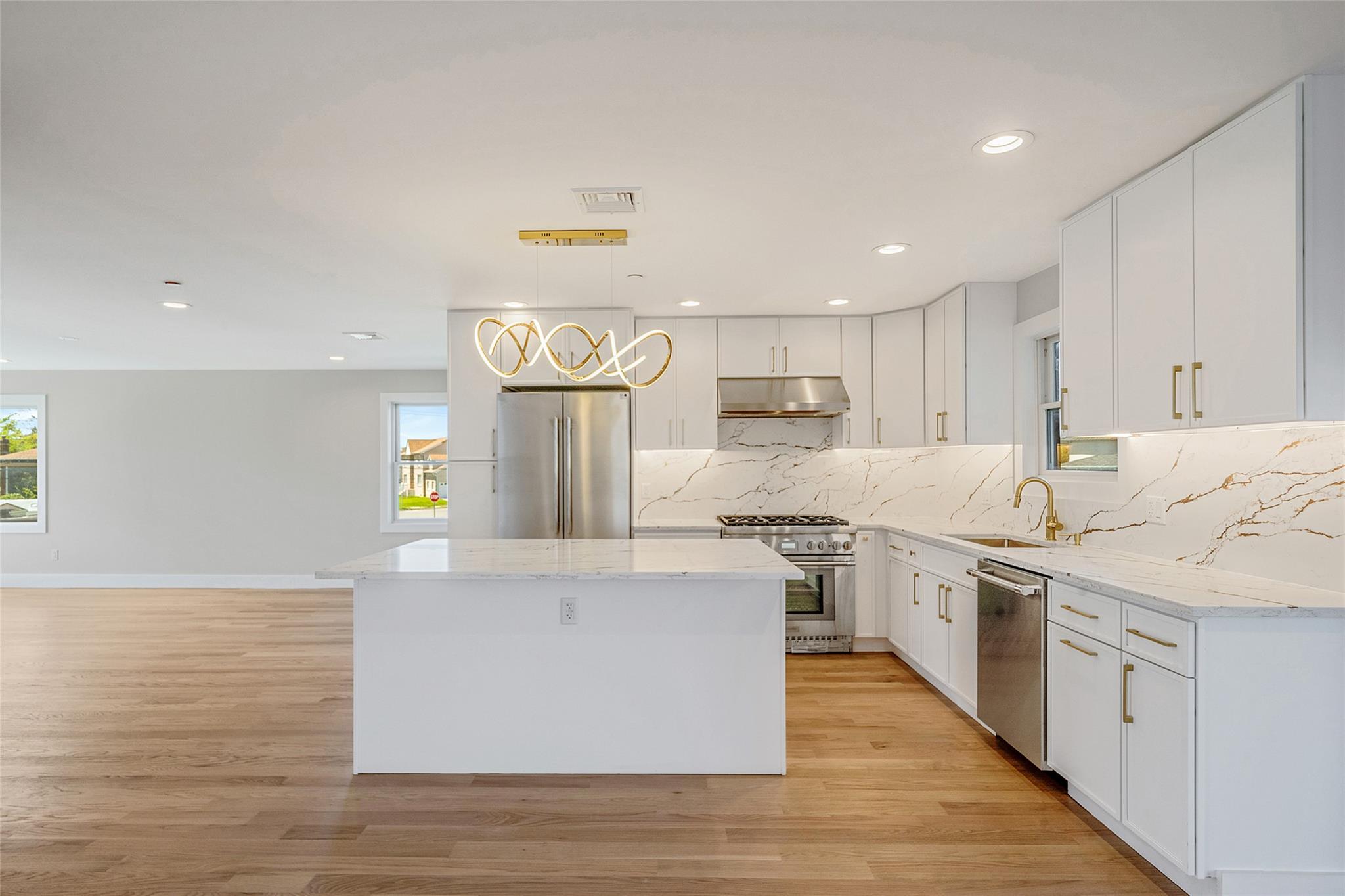 237 Mott Street, Oceanside, NY 11572