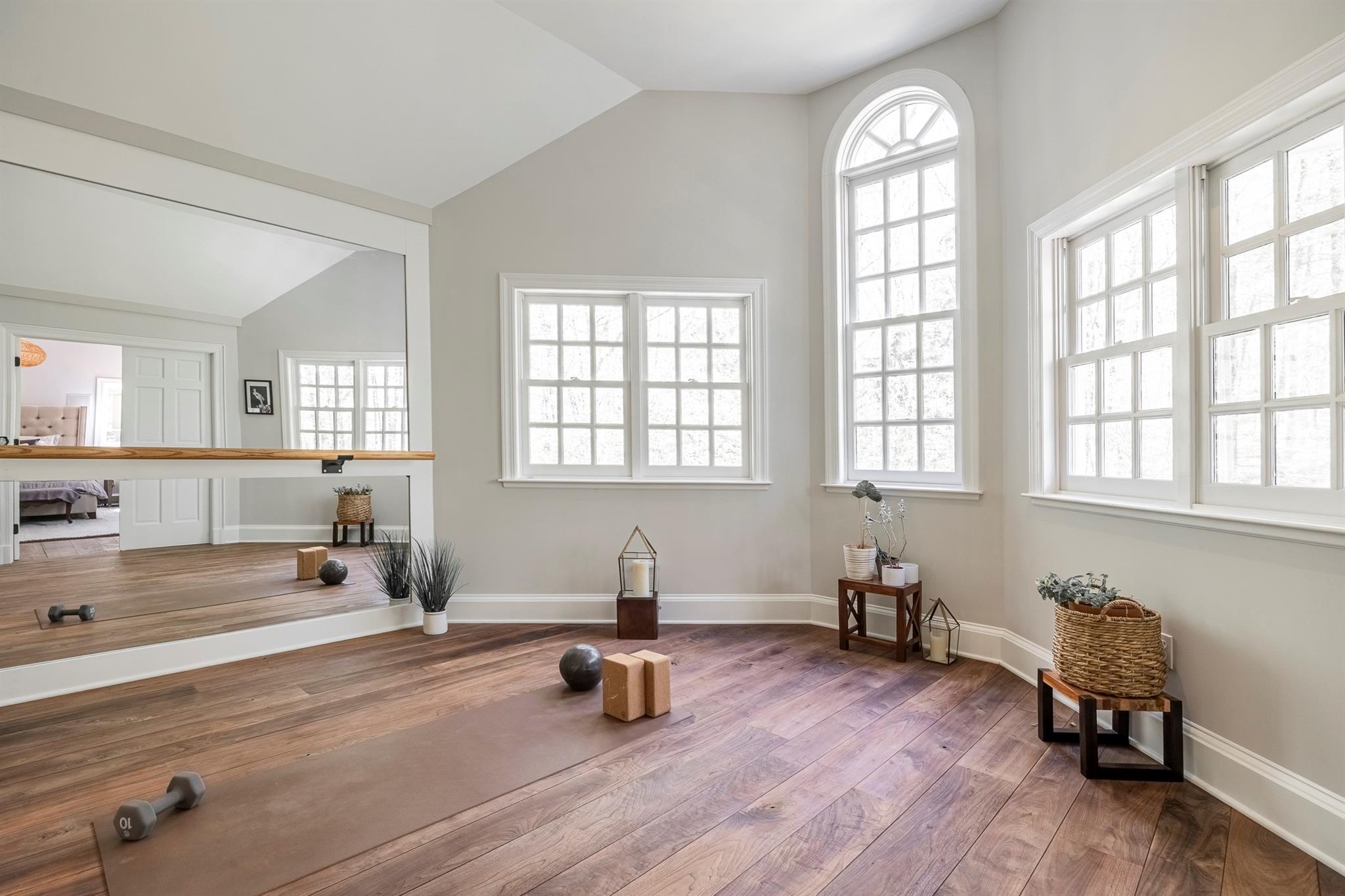 8 Lost Pond Lane, North Salem, NY 10560