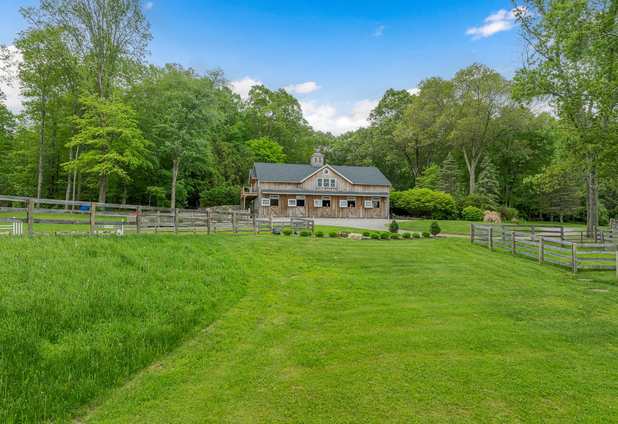 8 Lost Pond Lane, North Salem, NY 10560