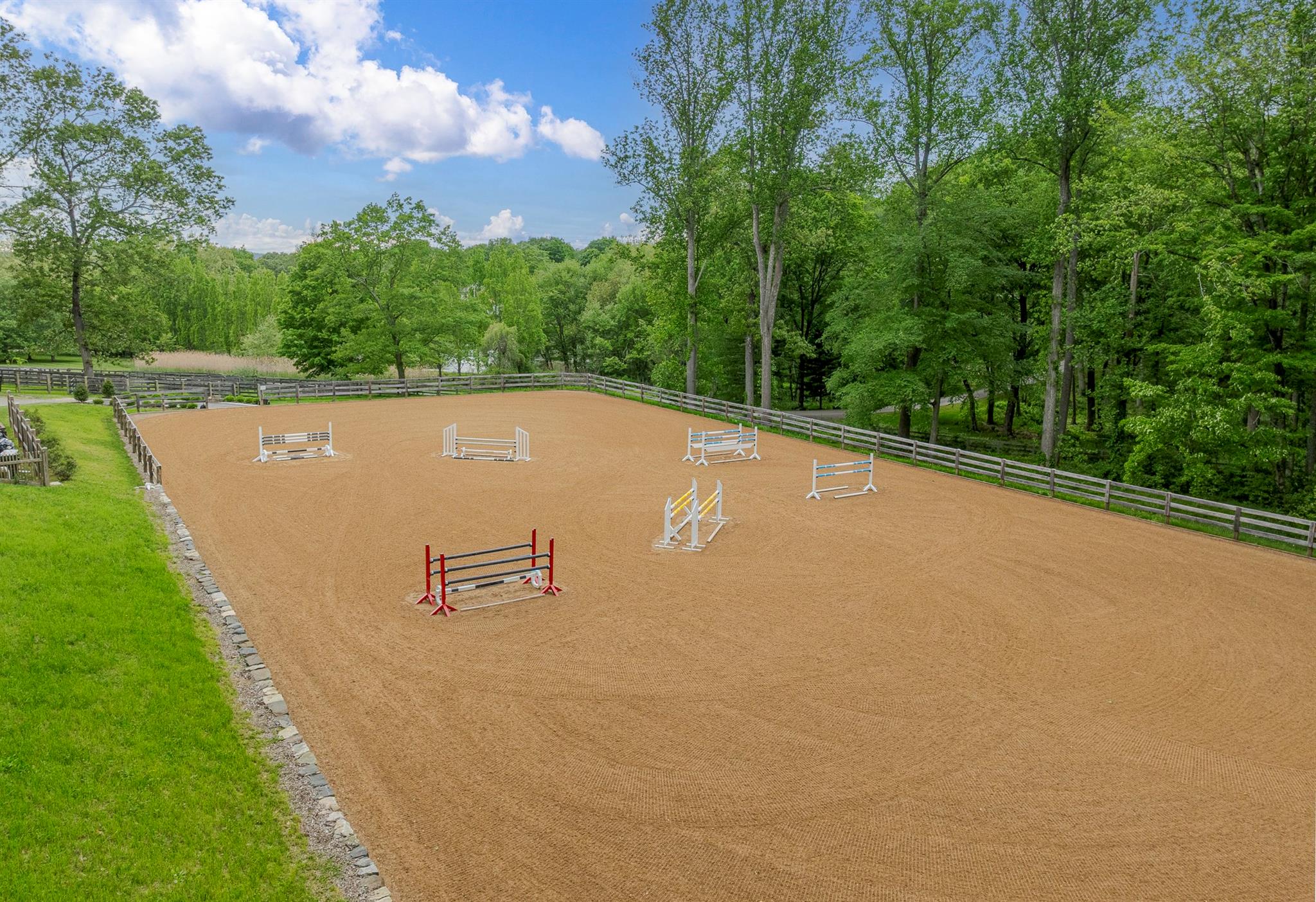 8 Lost Pond Lane, North Salem, NY 10560