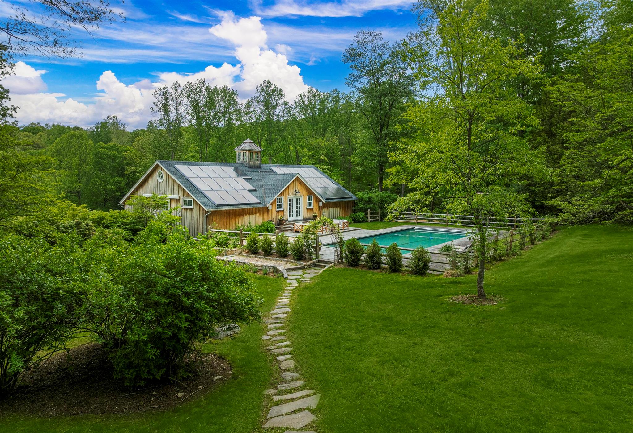 8 Lost Pond Lane, North Salem, NY 10560