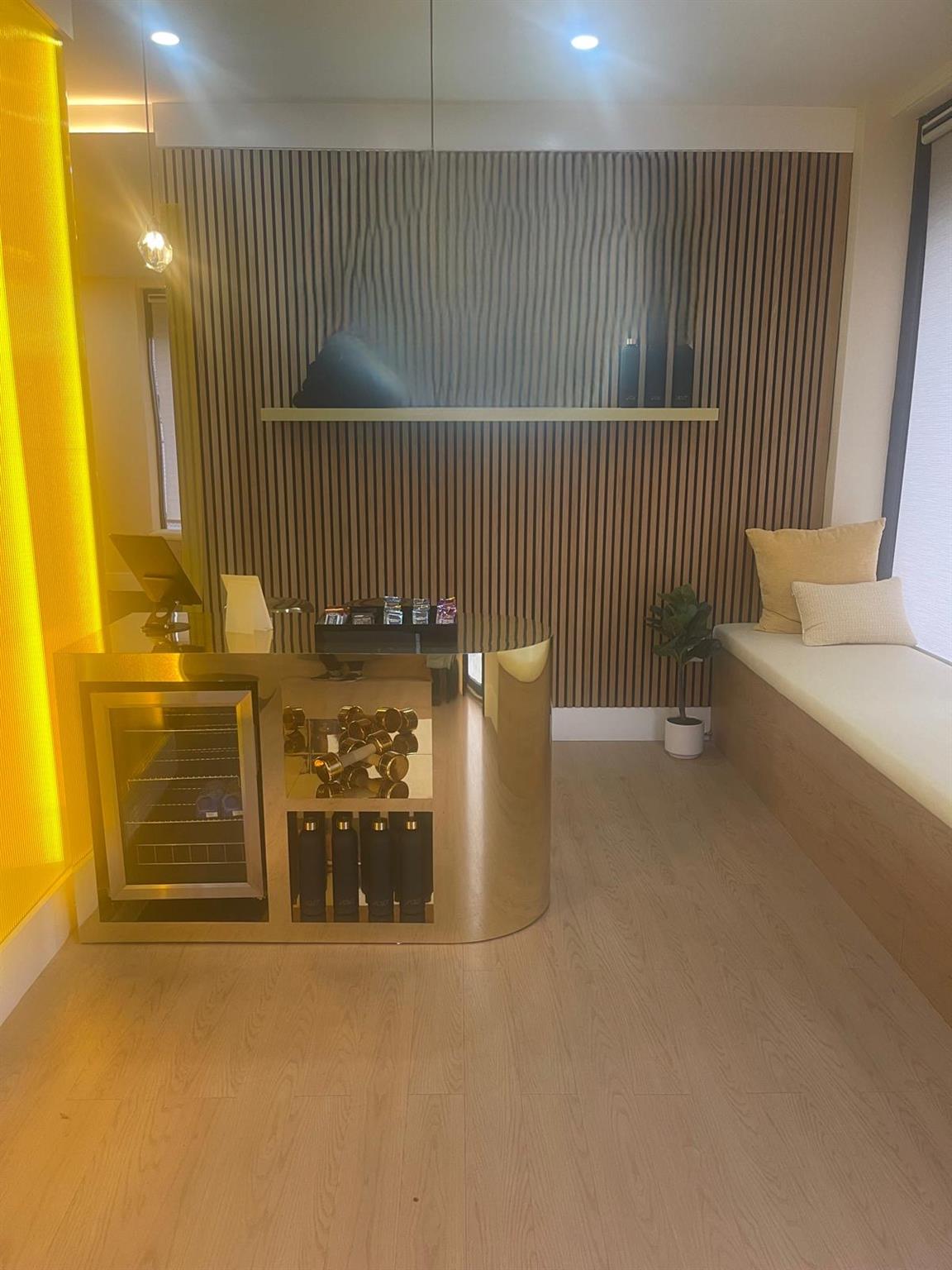 41 lawrence Avenue, Lawrence, NY 11559