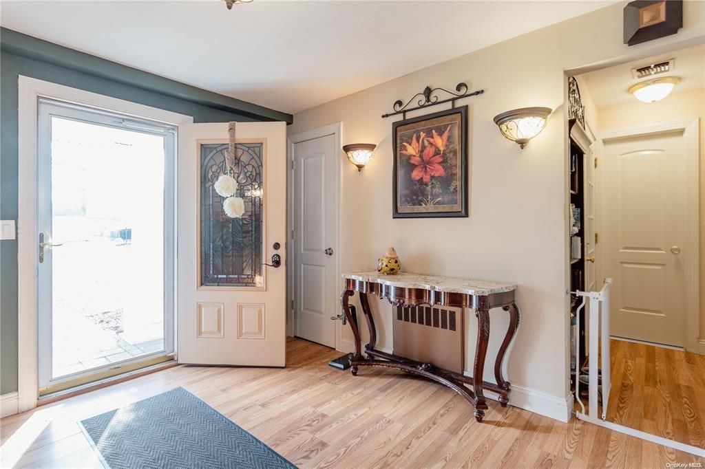 47 Myson Street, West Islip, NY 11795