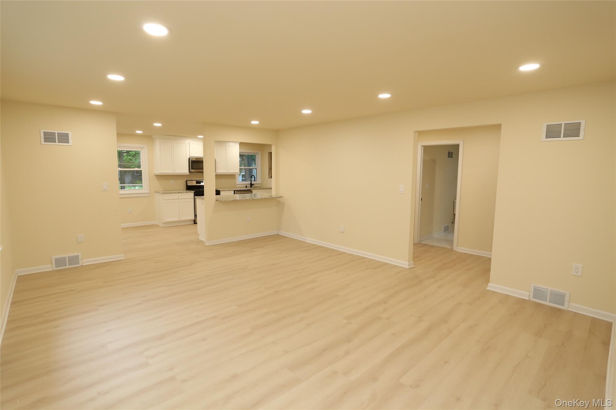 20 Pineview Road, West Nyack, NY 10994