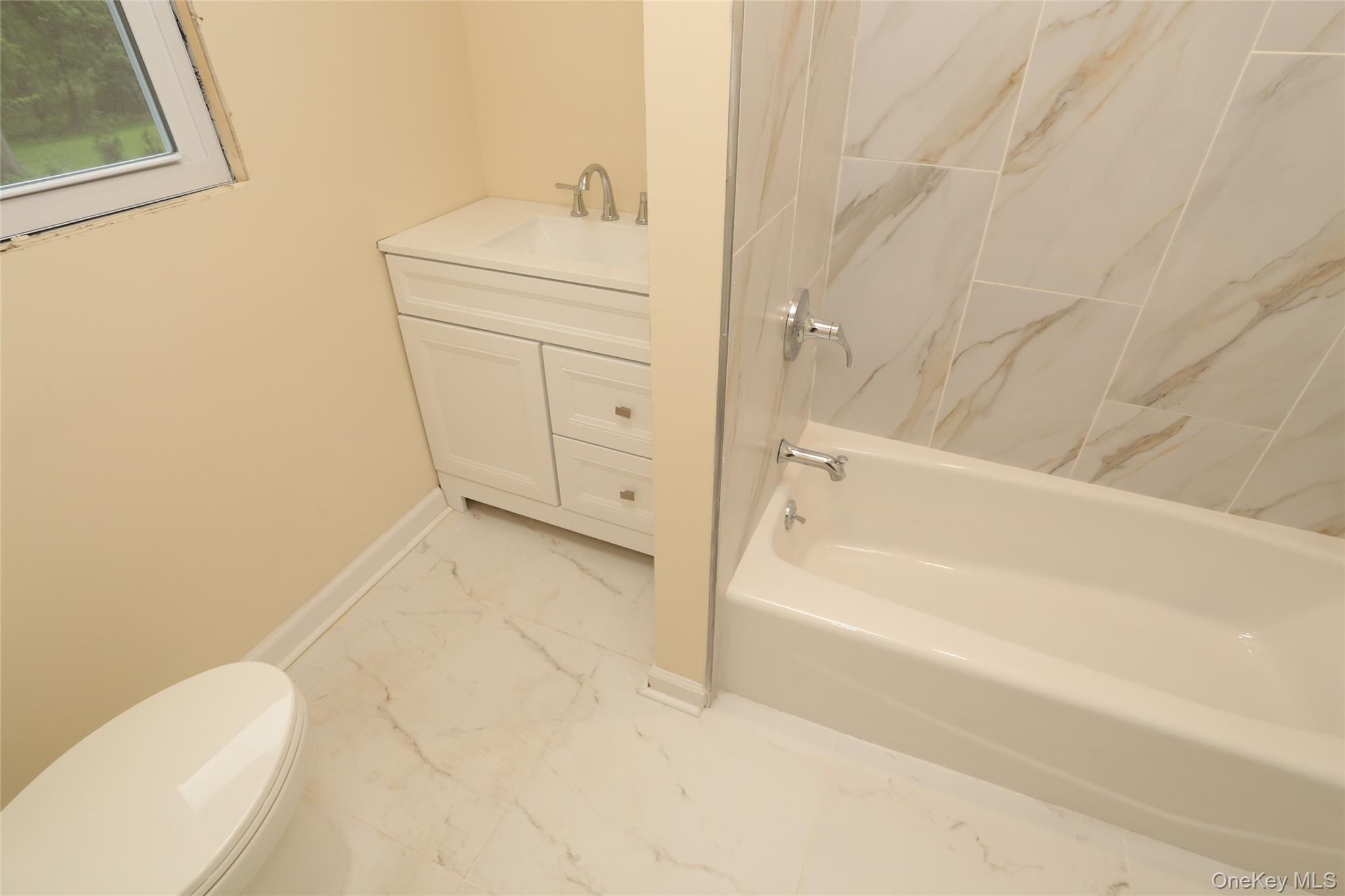 20 Pineview Road, West Nyack, NY 10994