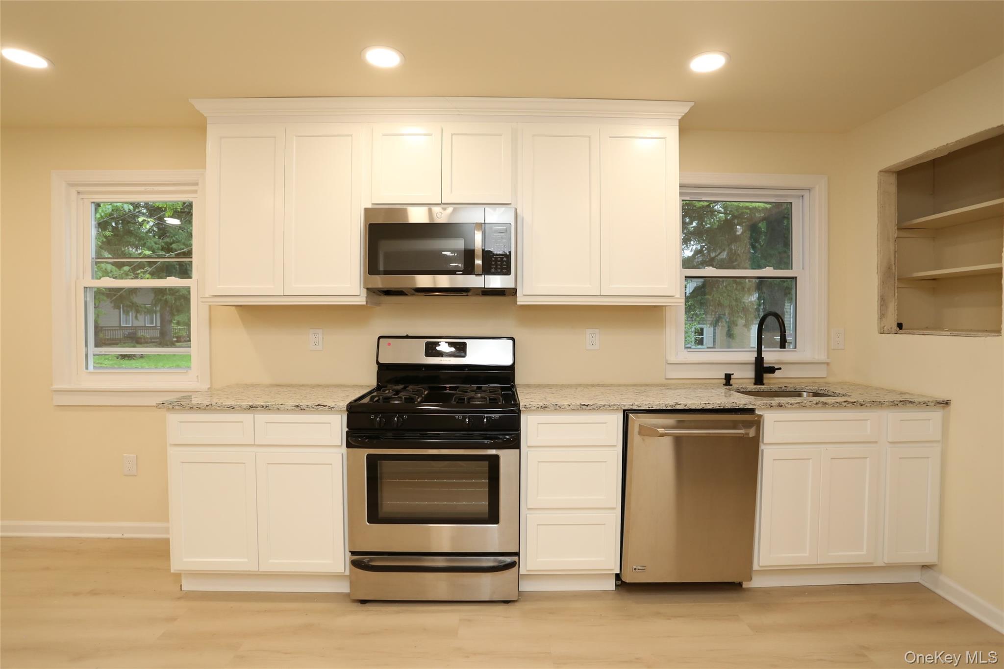 20 Pineview Road, West Nyack, NY 10994