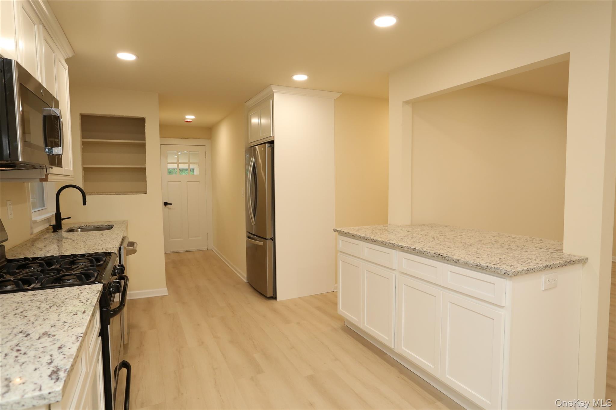 20 Pineview Road, West Nyack, NY 10994