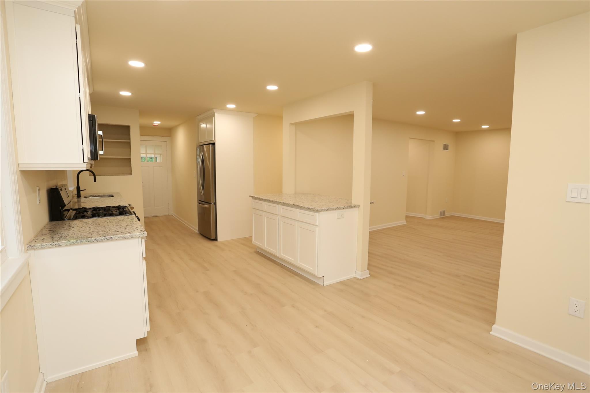 20 Pineview Road, West Nyack, NY 10994