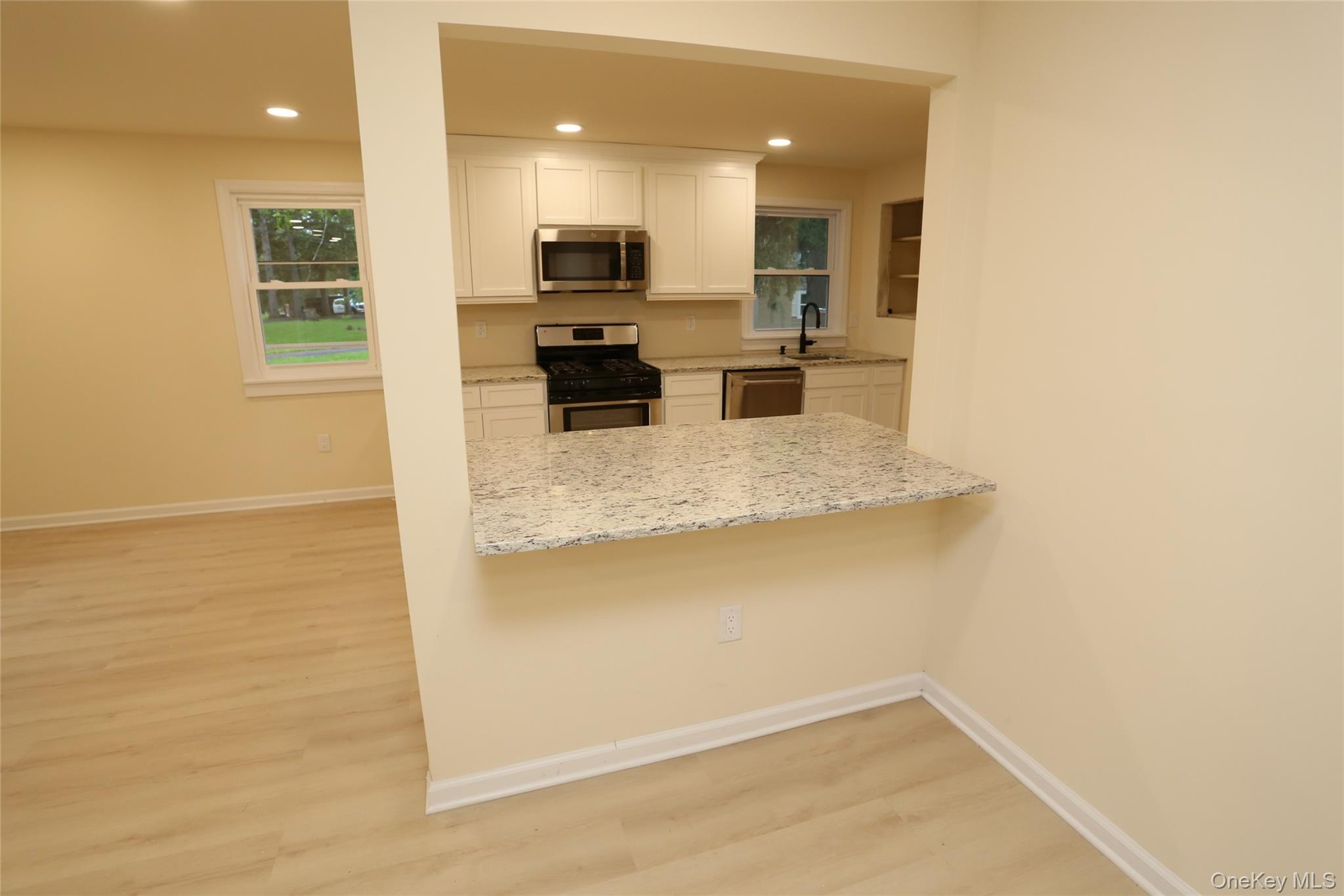 20 Pineview Road, West Nyack, NY 10994