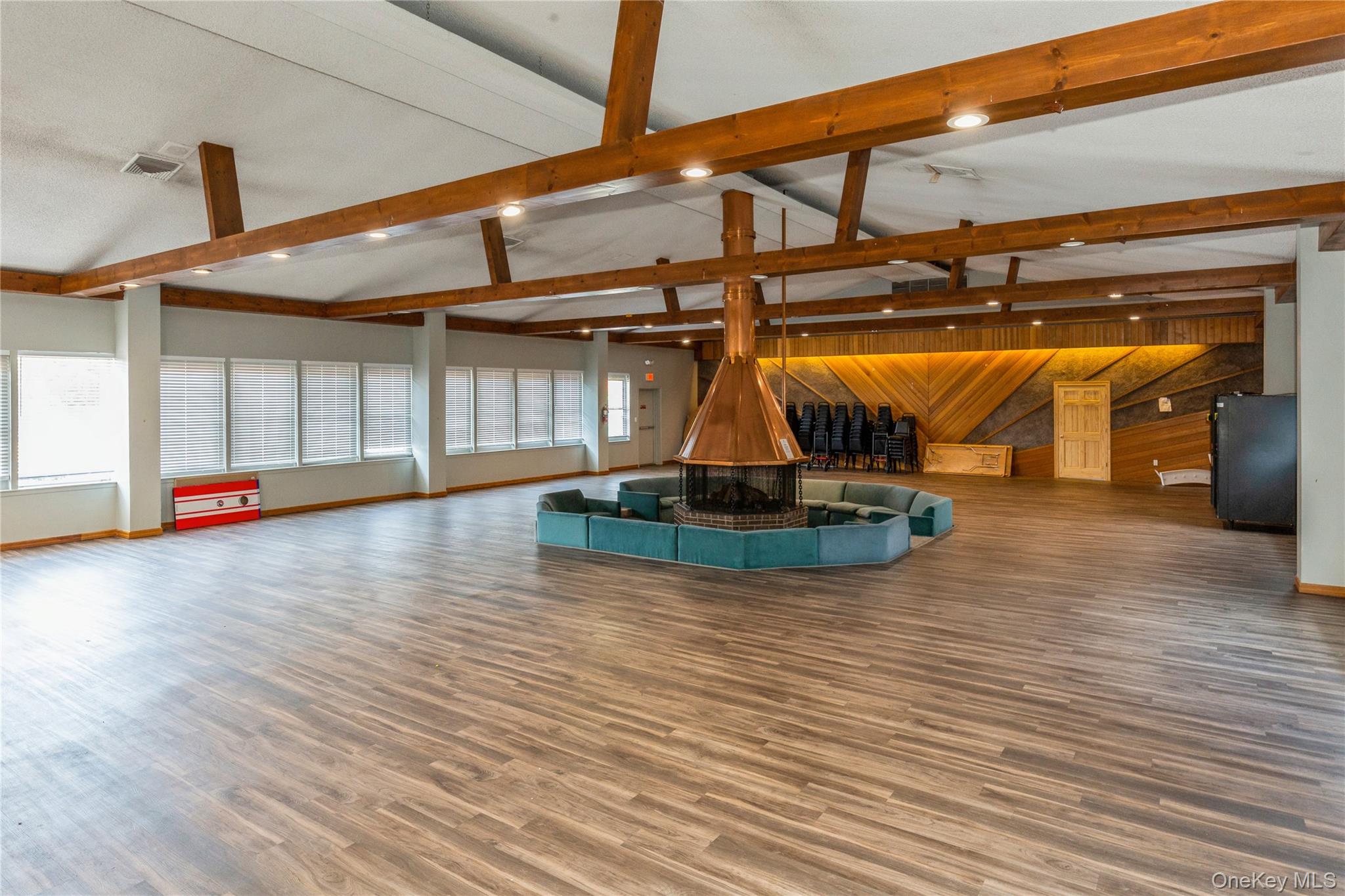 71 Pointe Circle S # 71, Coram, NY 11727