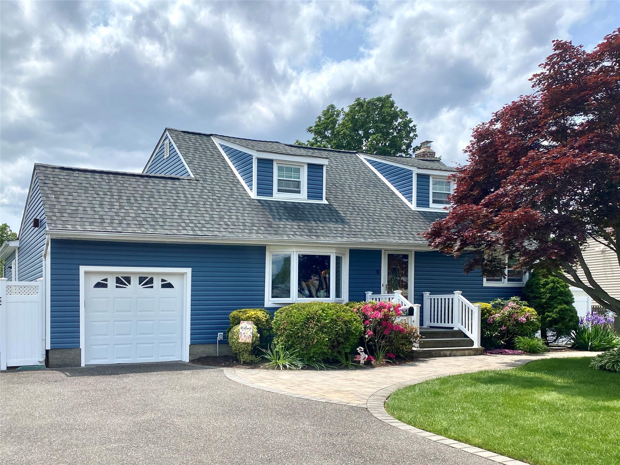 6 Willow Drive, Massapequa Park, NY 11762