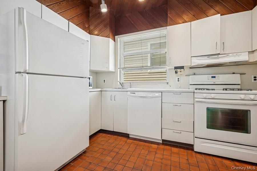 128 Belmont Avenue, Long Beach, NY 11561