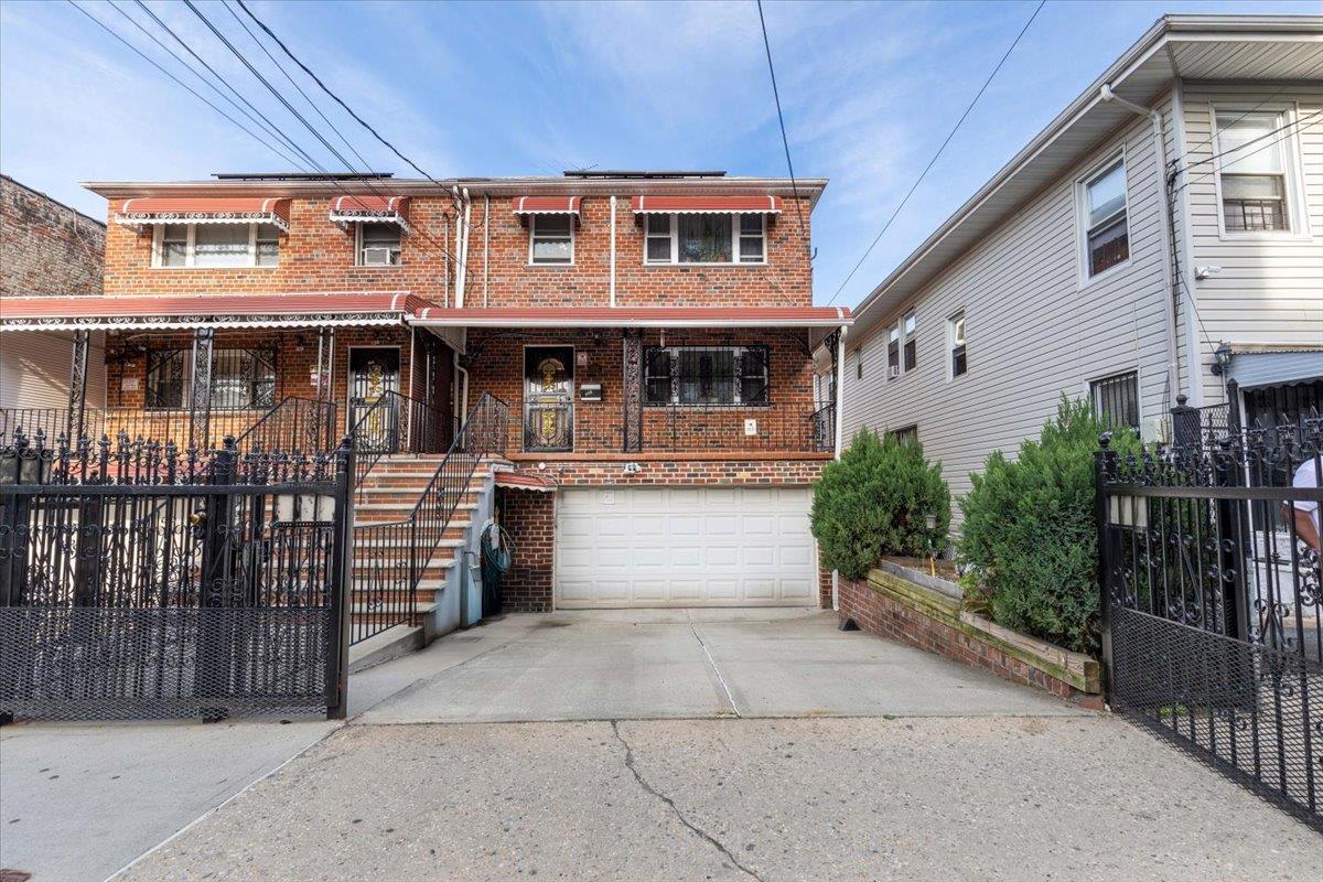 2722 Barnes Avenue, Bronx, NY 10467