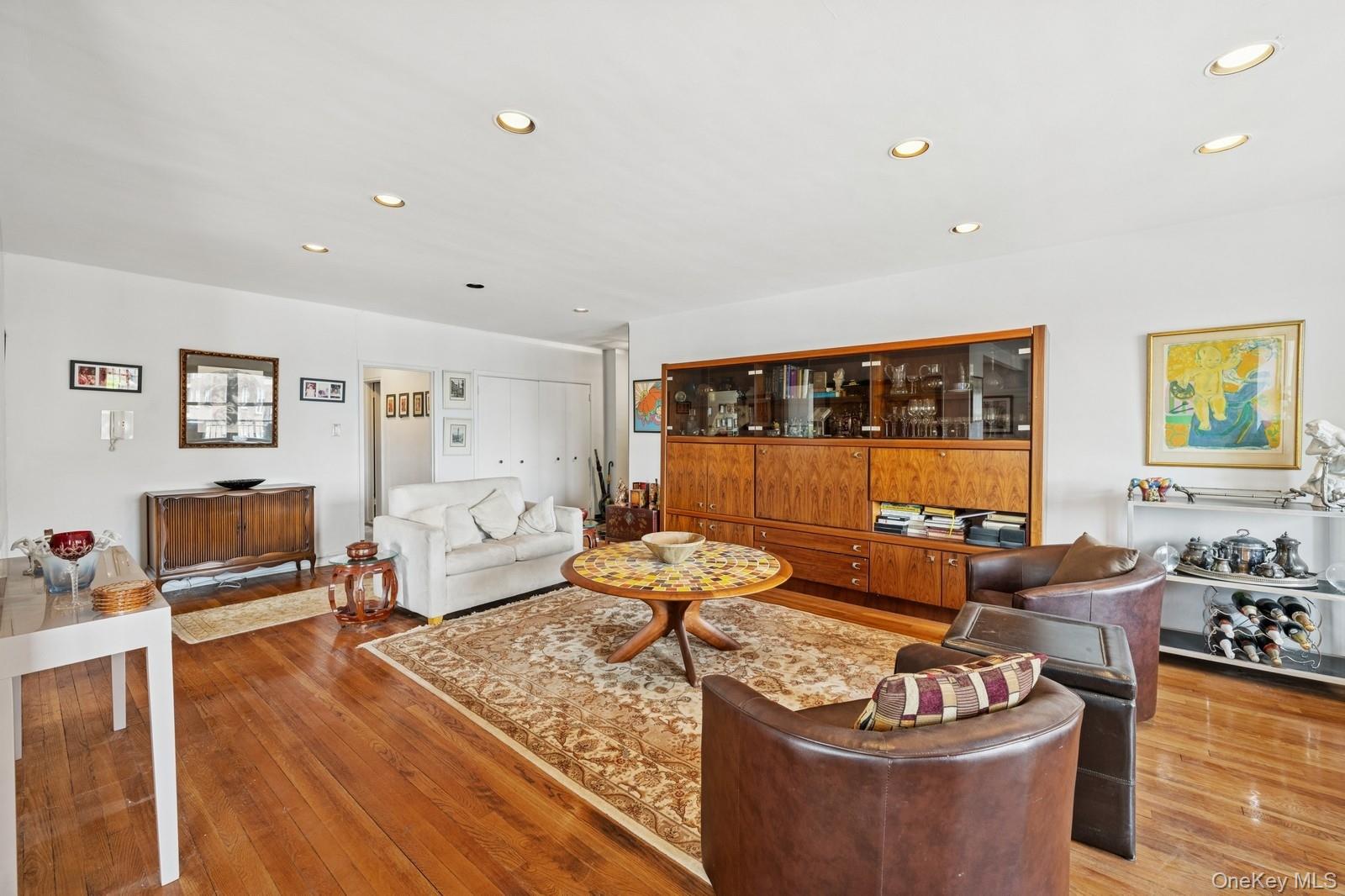 162-41 Powells Cove Boulevard # 4G, Beechhurst, NY 11357