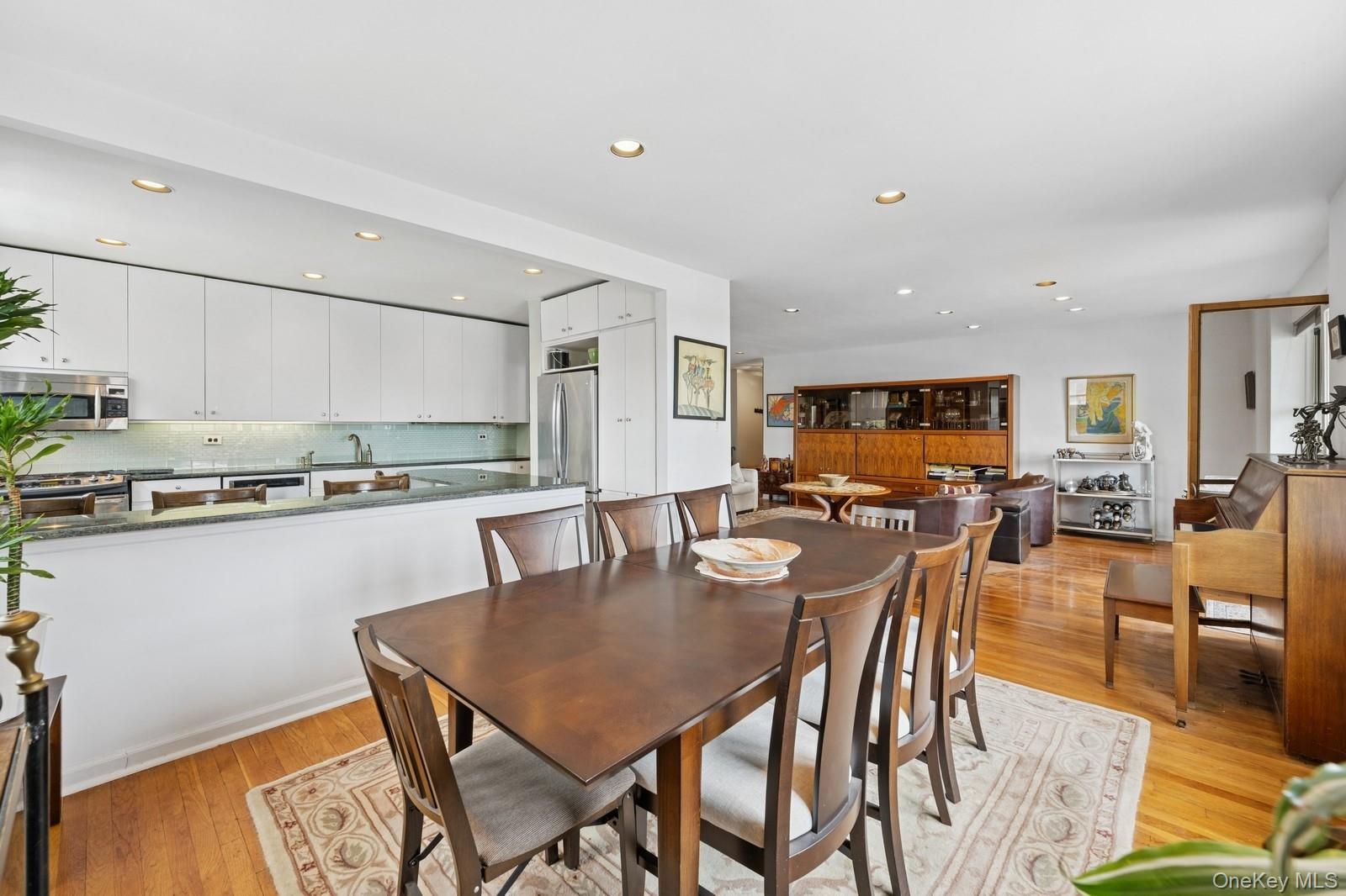 162-41 Powells Cove Boulevard # 4G, Beechhurst, NY 11357