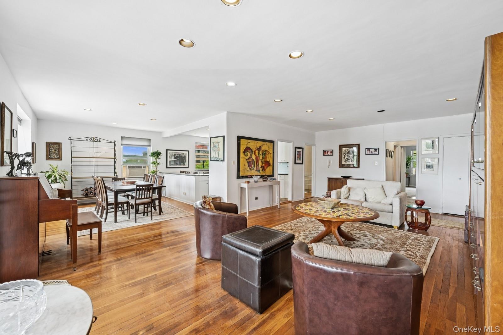 162-41 Powells Cove Boulevard # 4G, Beechhurst, NY 11357