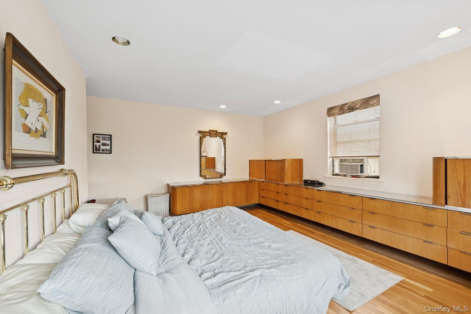 162-41 Powells Cove Boulevard # 4G, Beechhurst, NY 11357