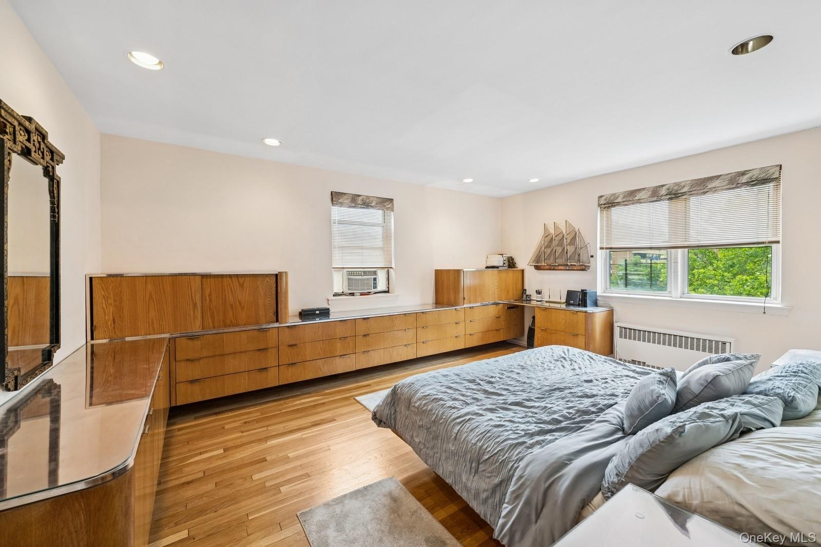 162-41 Powells Cove Boulevard # 4G, Beechhurst, NY 11357