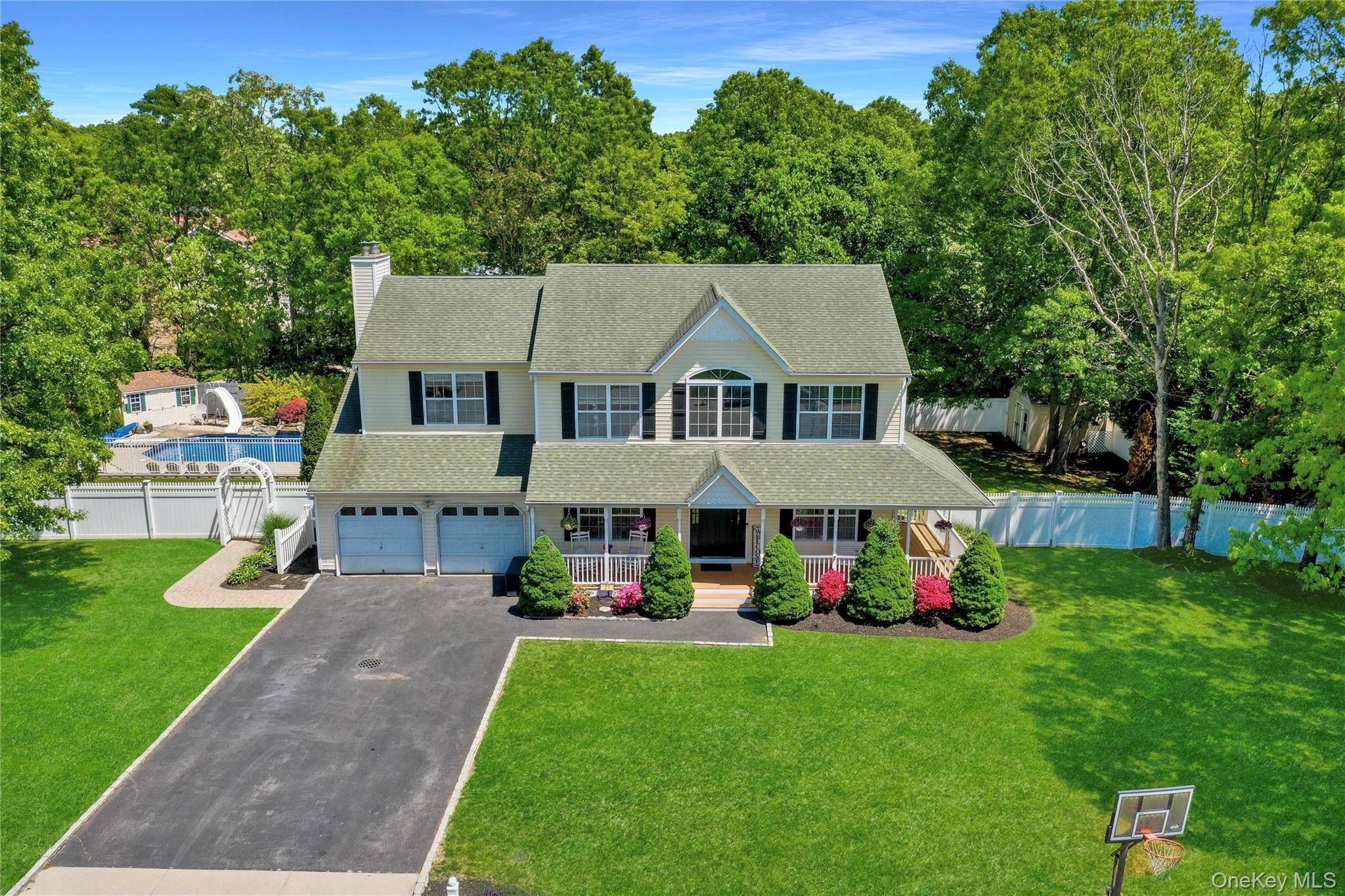 21 Savanna Circle, Mount Sinai, NY 11766