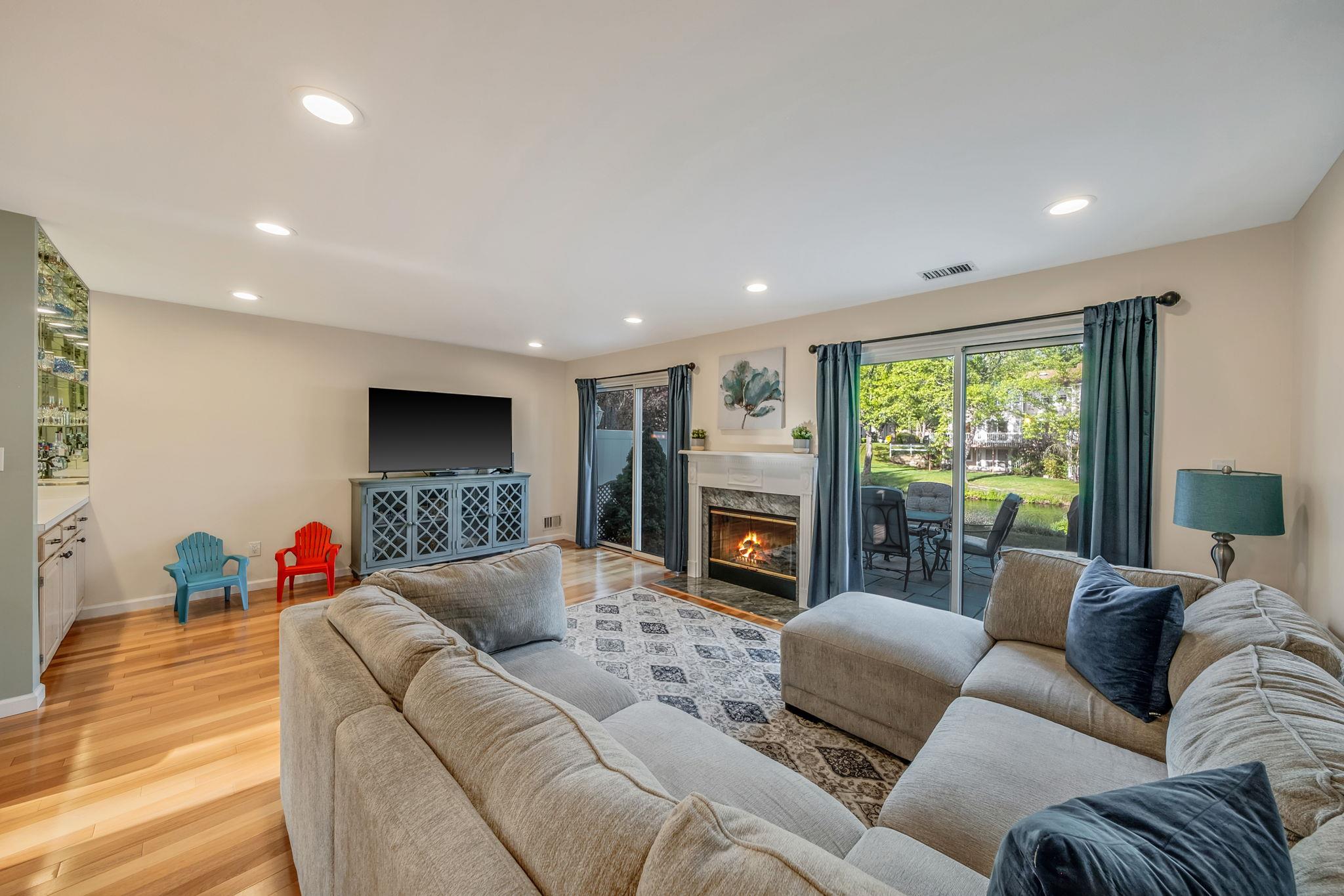 19 Hampshire Court, Holbrook, NY 11741