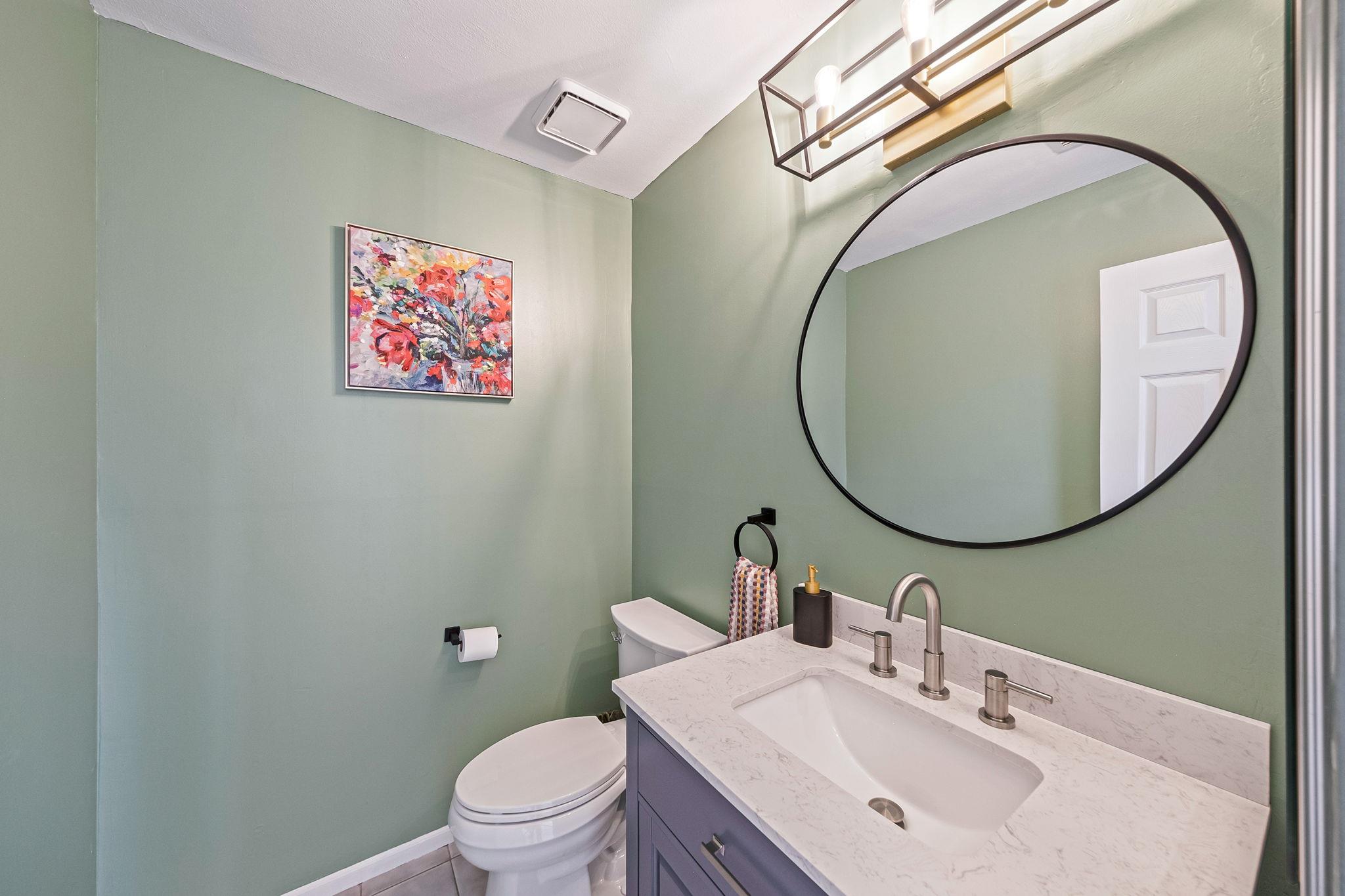 19 Hampshire Court, Holbrook, NY 11741