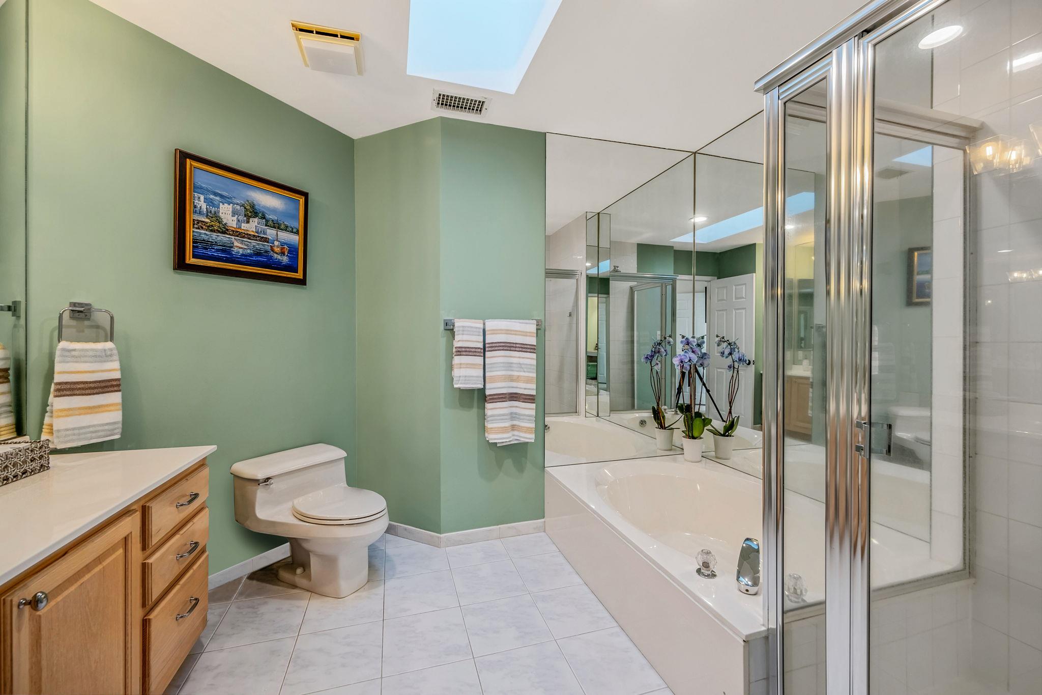 19 Hampshire Court, Holbrook, NY 11741