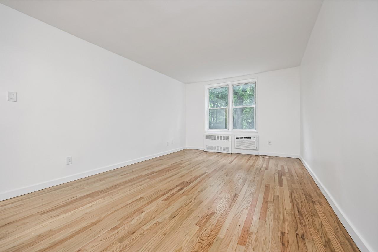 67-50 Thornton Place # 3K, Forest Hills, NY 11375