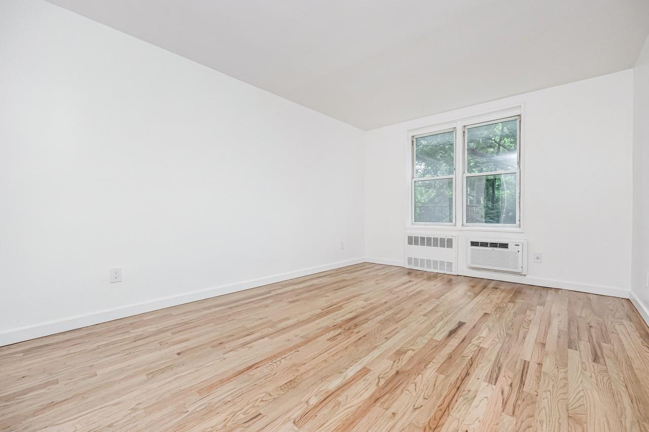 67-50 Thornton Place # 3K, Forest Hills, NY 11375