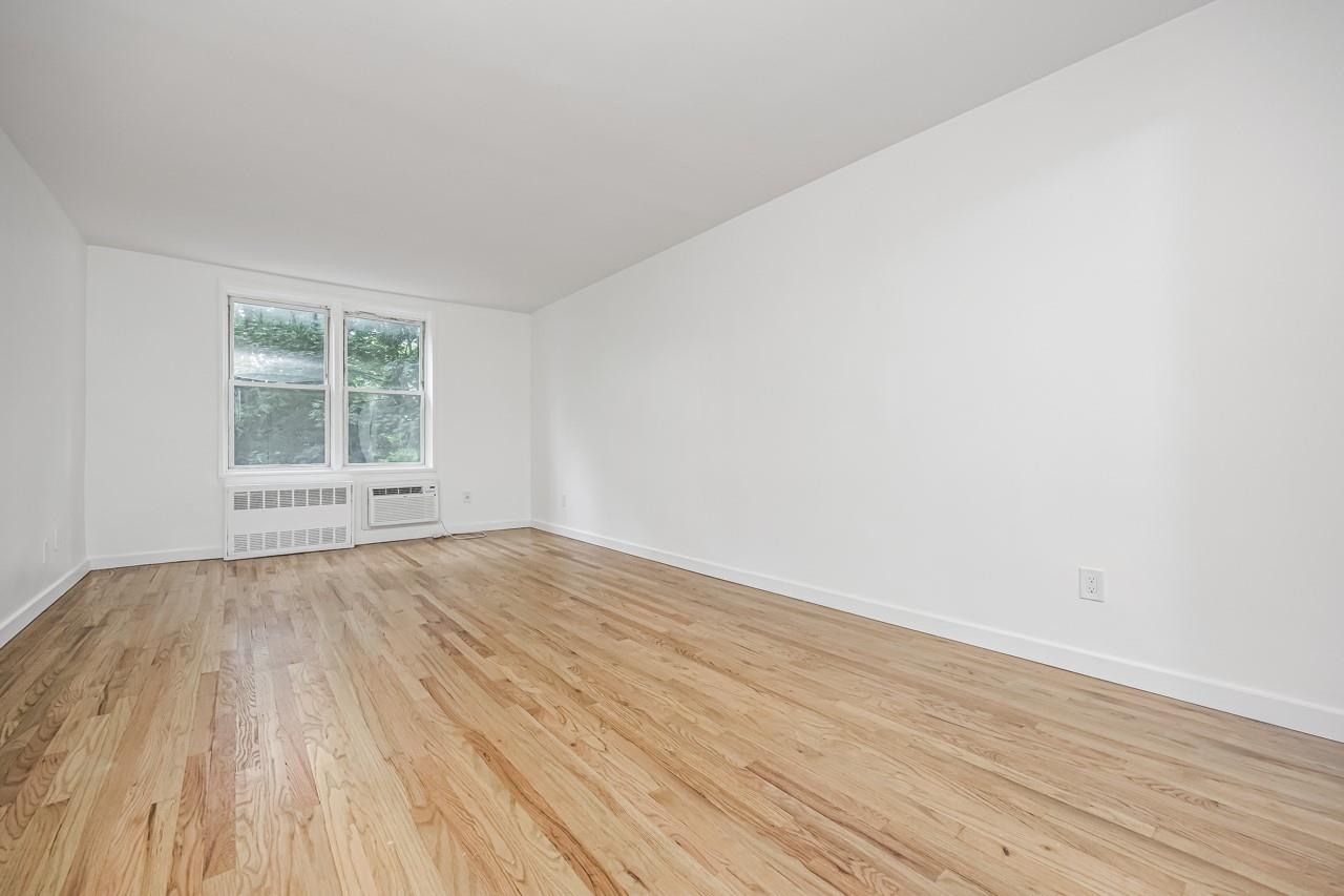 67-50 Thornton Place # 3K, Forest Hills, NY 11375