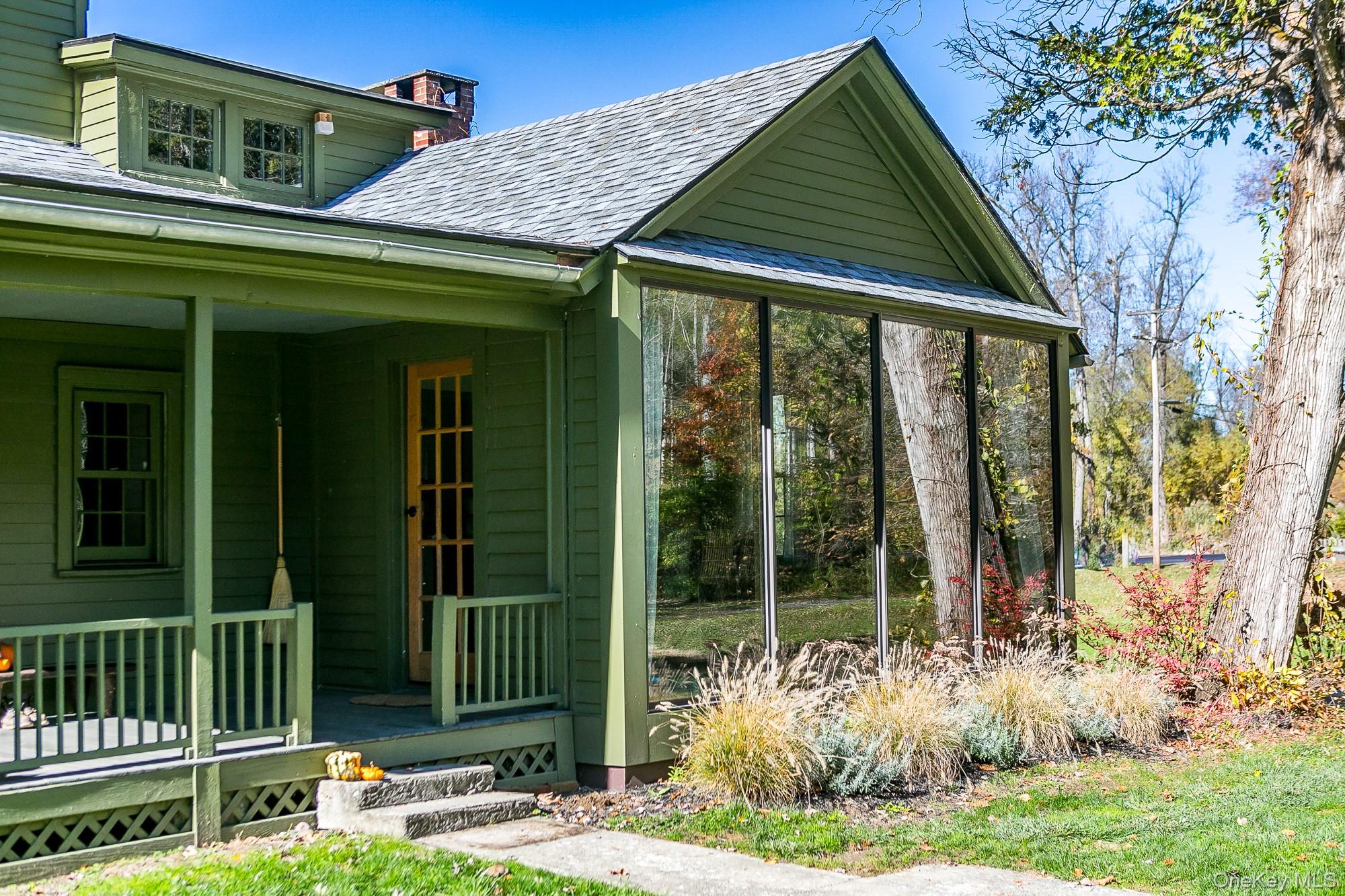 886 State Route 9J, Stuyvesant, NY 12173