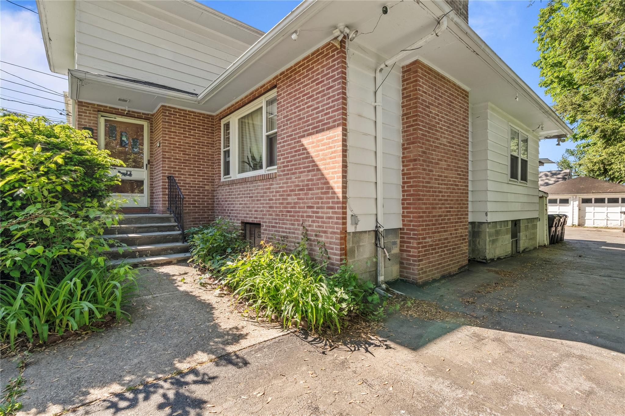 17 College Avenue # 2FL, Poughkeepsie, NY 12603