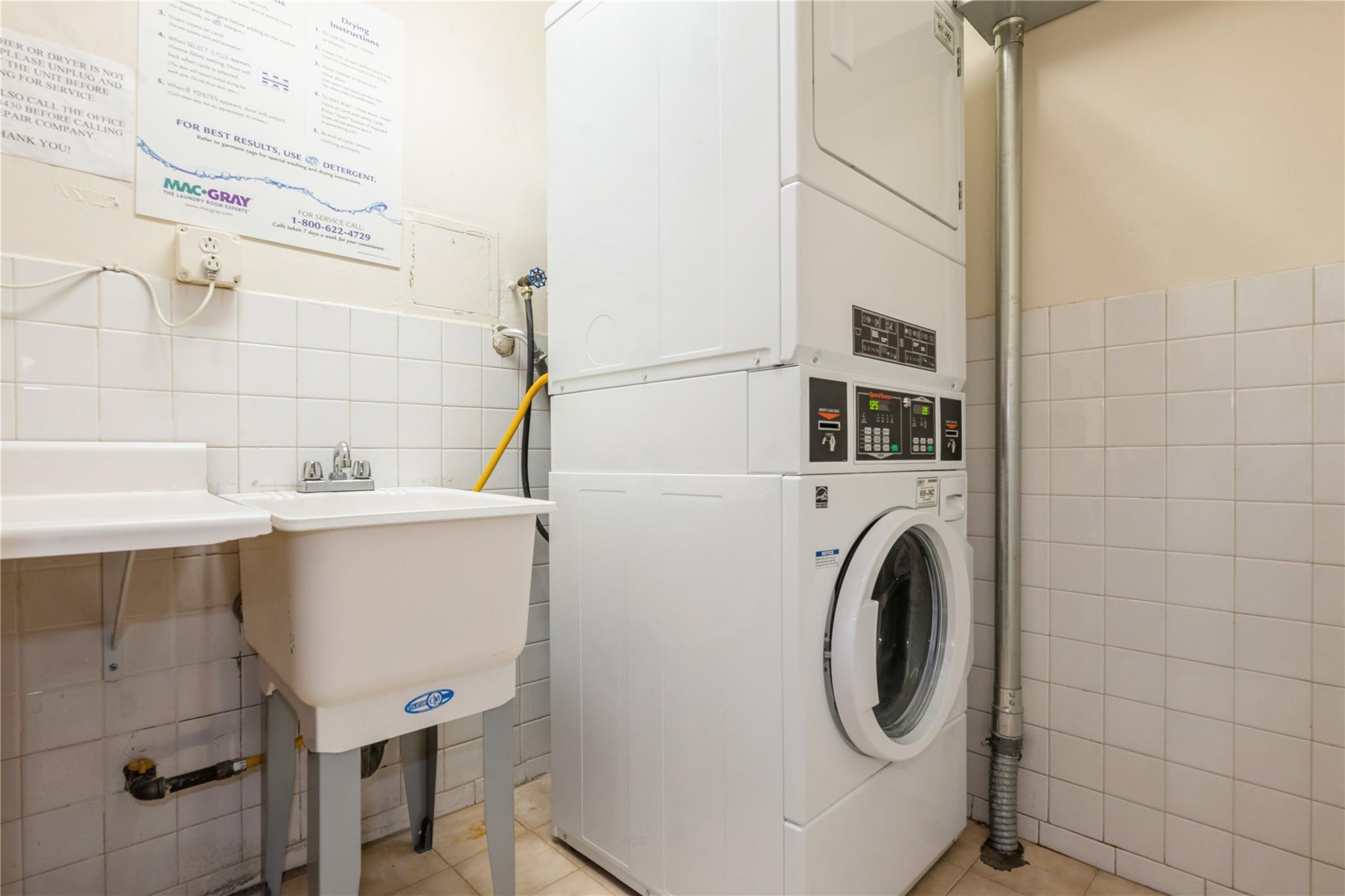 32 Pearsall Avenue # 1C, Glen Cove, NY 11542