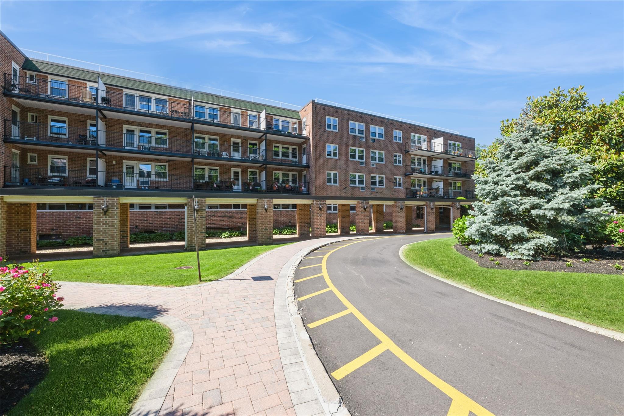 32 Pearsall Avenue # 1C, Glen Cove, NY 11542