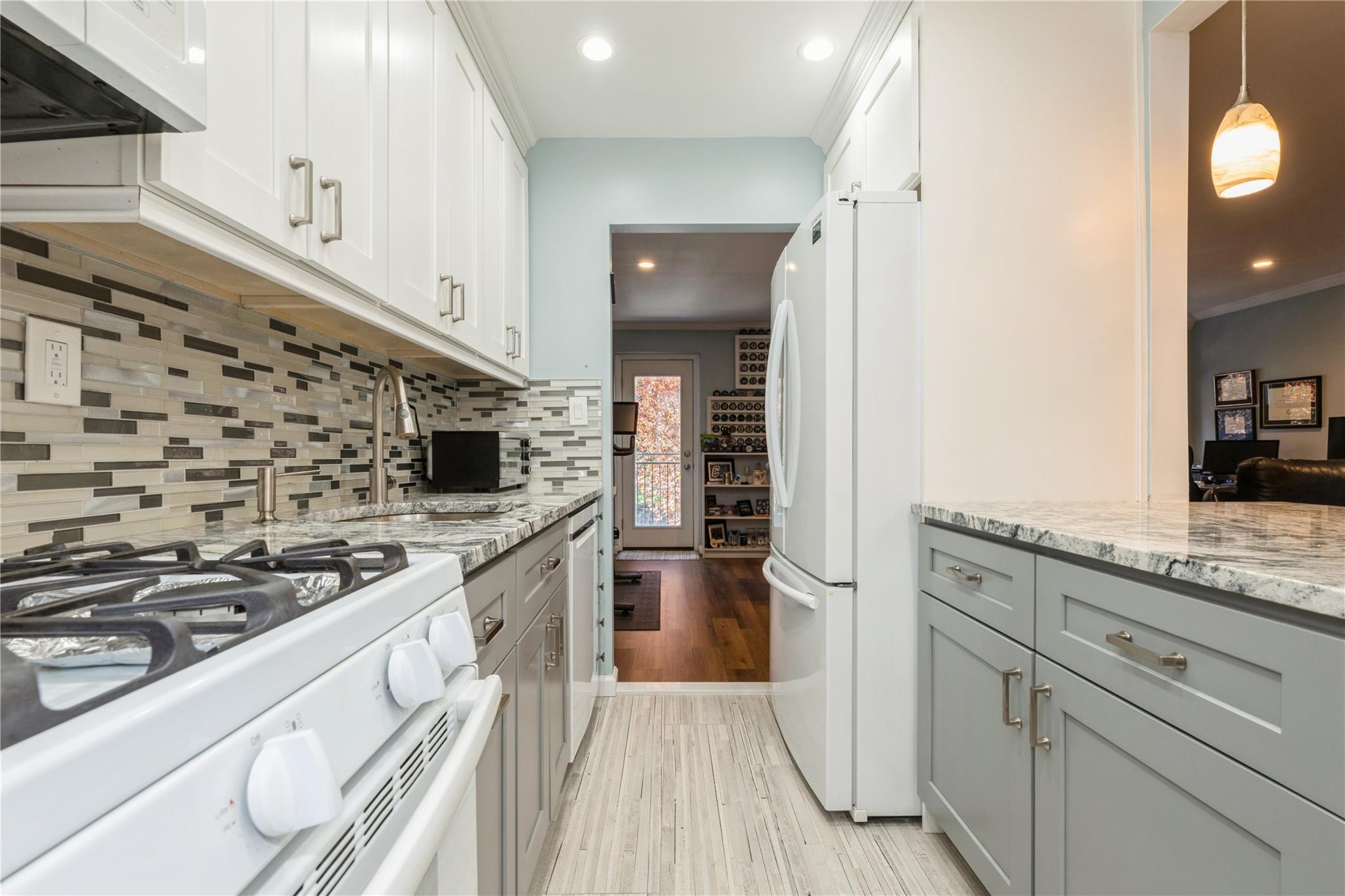 32 Pearsall Avenue # 1C, Glen Cove, NY 11542