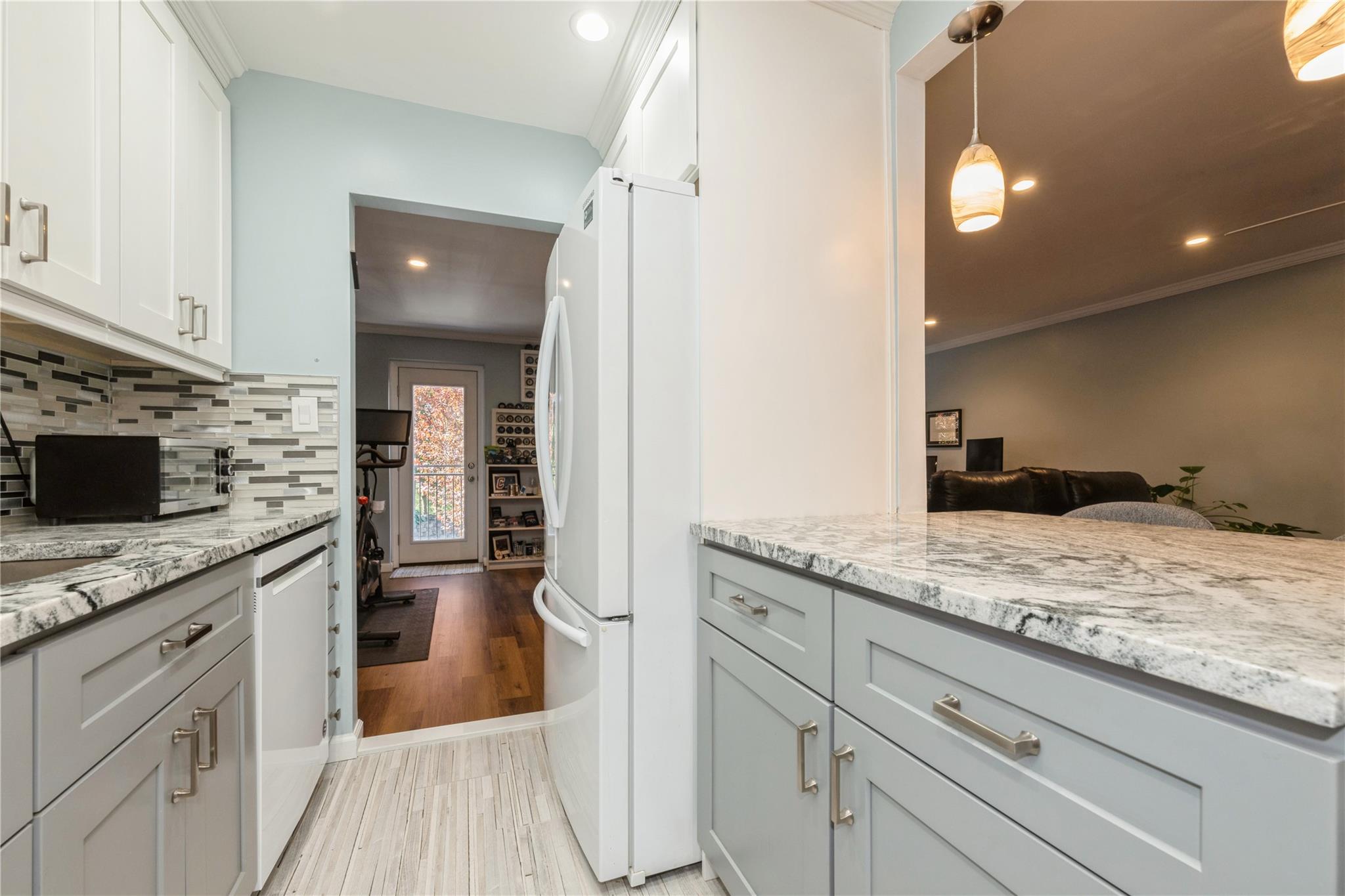 32 Pearsall Avenue # 1C, Glen Cove, NY 11542